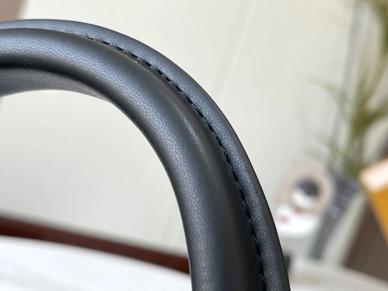 LV Capucines Bags 4081B-0417