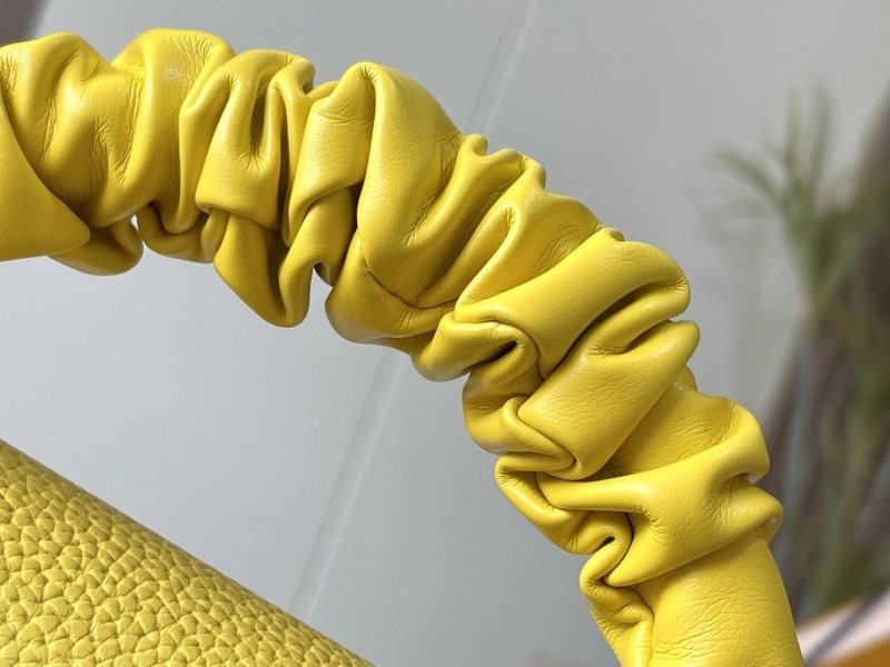 LV Capucines Bags 4081B-0427