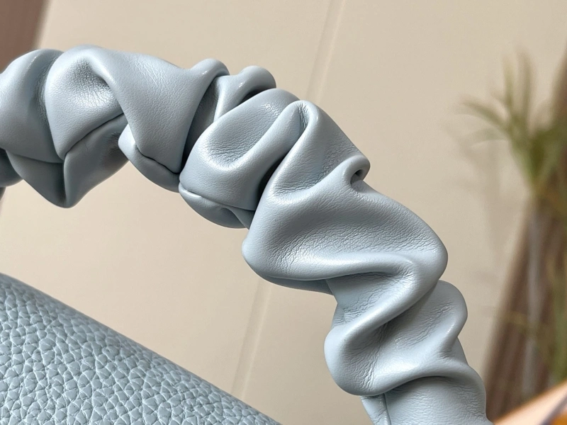 LV Capucines Bags 4081B-0428