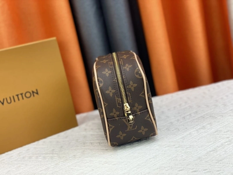 LV Cosmetic Bags 4081B-0531