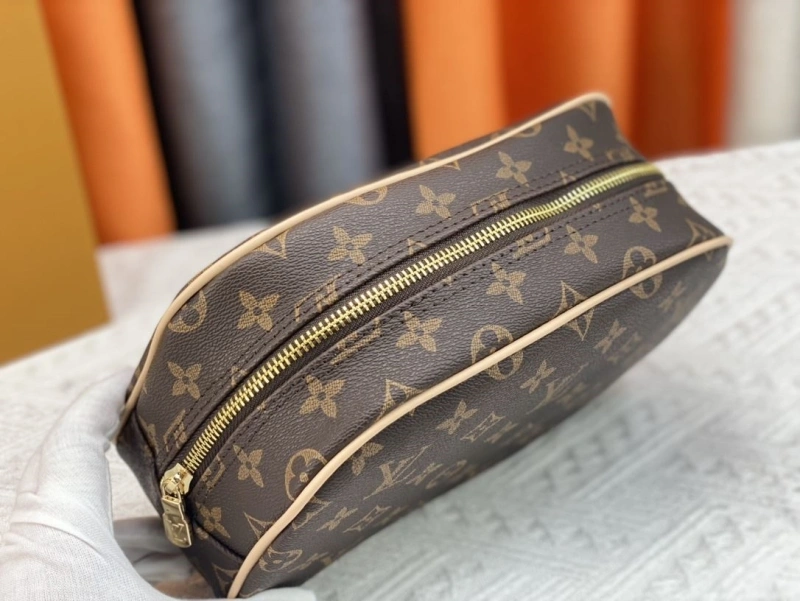 LV Cosmetic Bags 4081B-0531