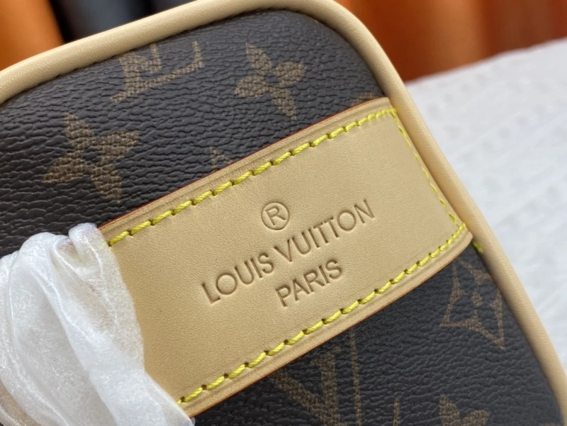 LV Cosmetic Bags 4081B-0534