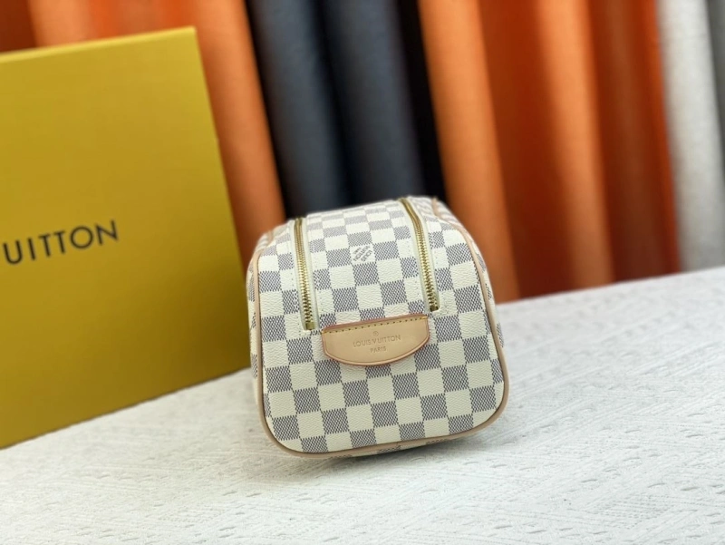 LV Cosmetic Bags 4081B-0542