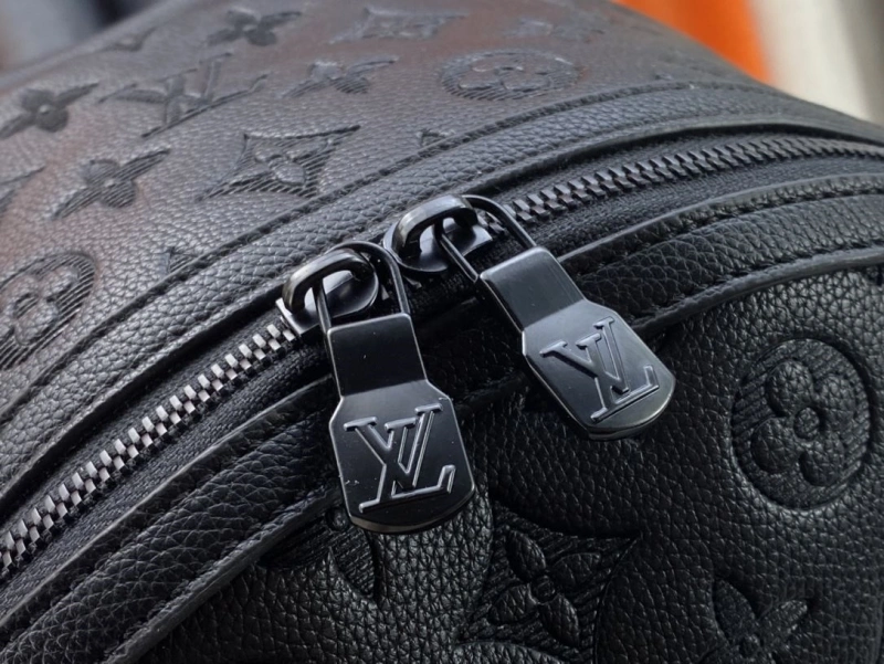 LV Backpacks 4081B-0561