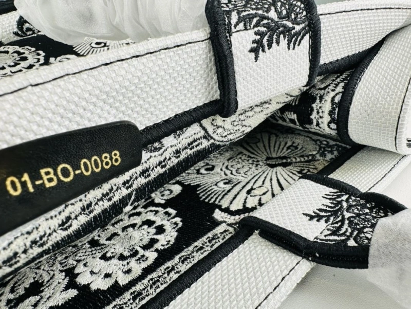 Dior Shopping Bags 4081B-1617