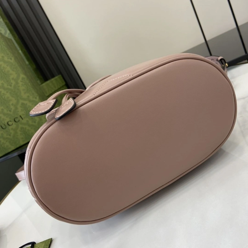 Gucci Backpacks 4094-0732