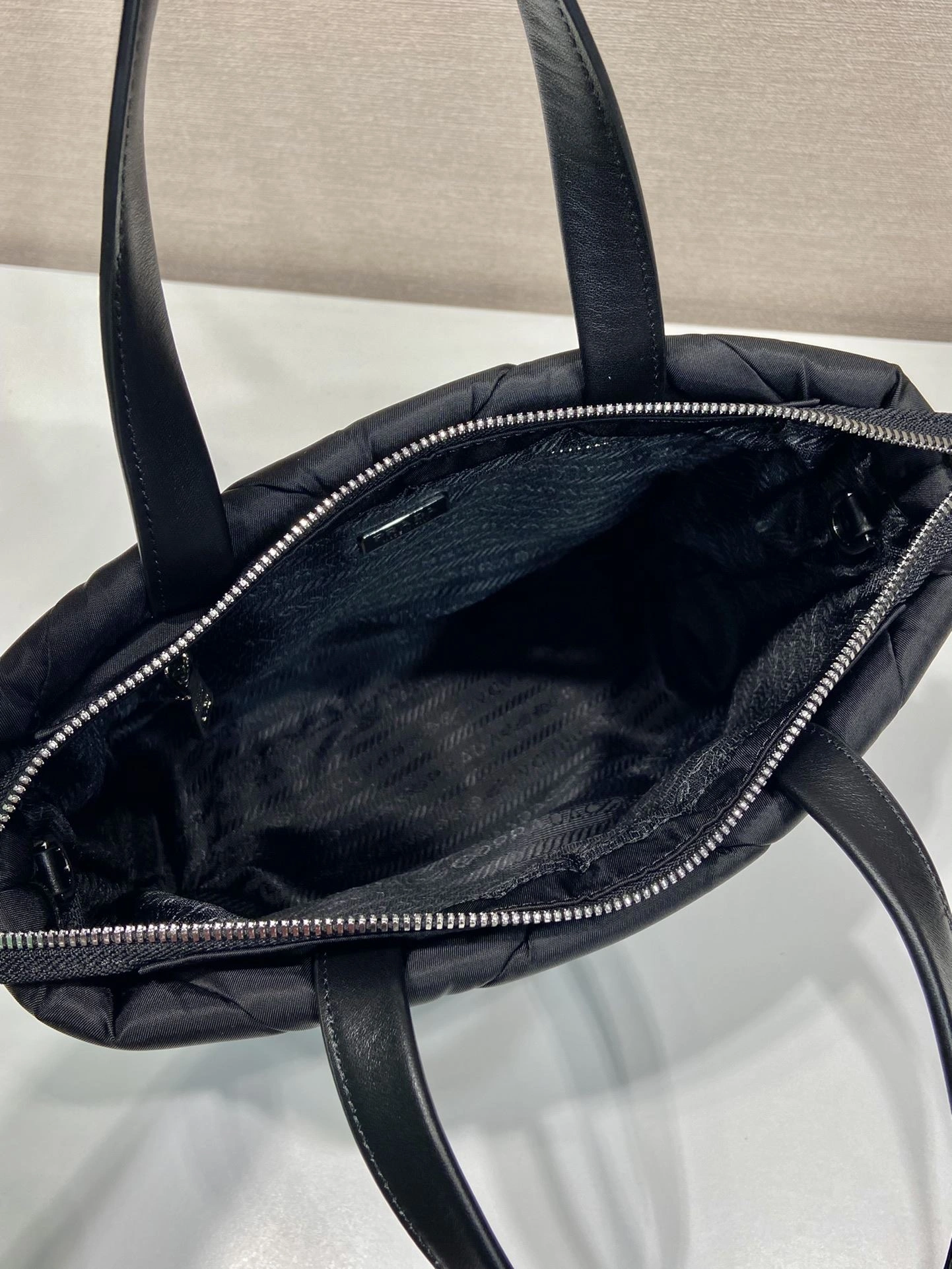 Prada Shopping Bags 4099A-0025