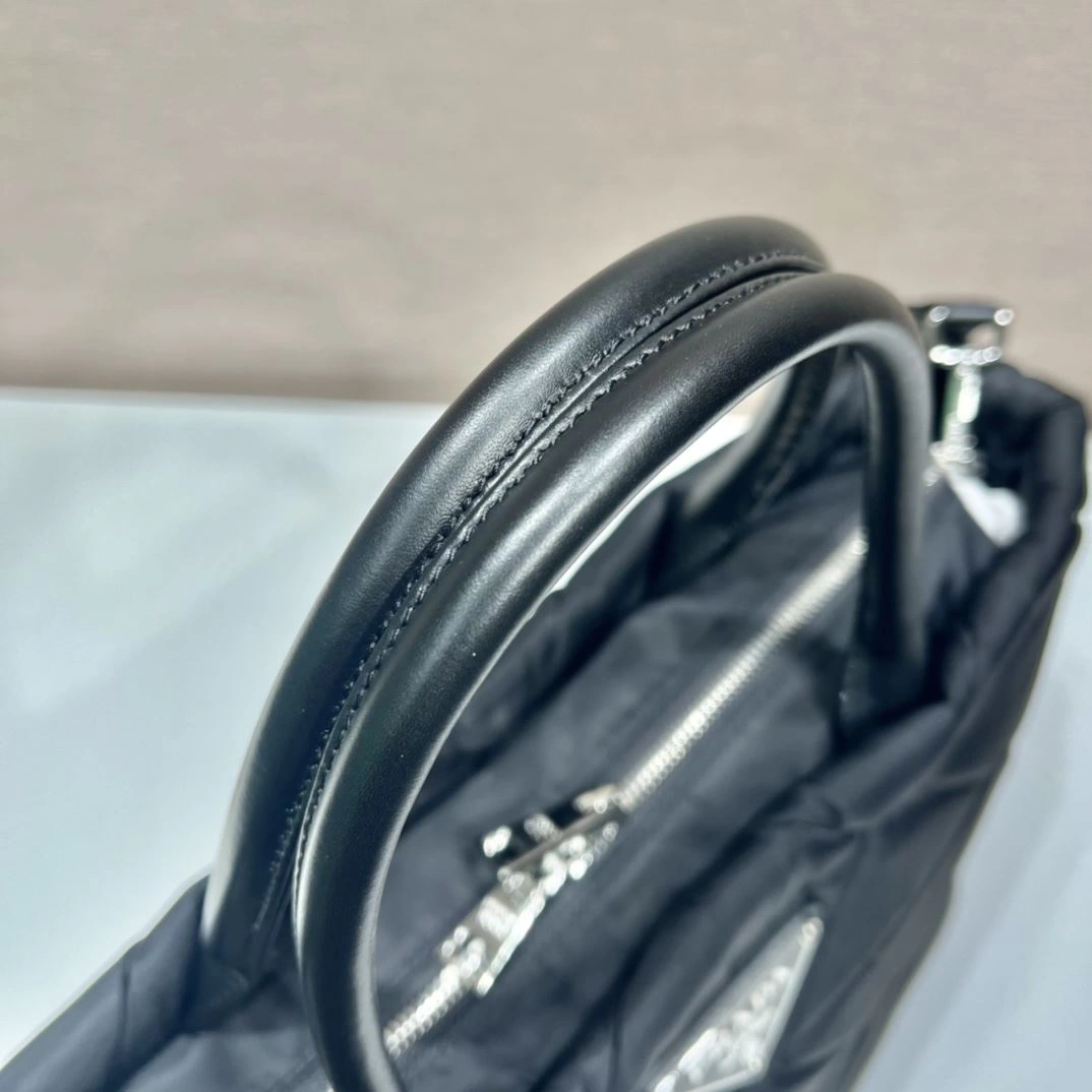 Prada Shopping Bags 4099A-0026