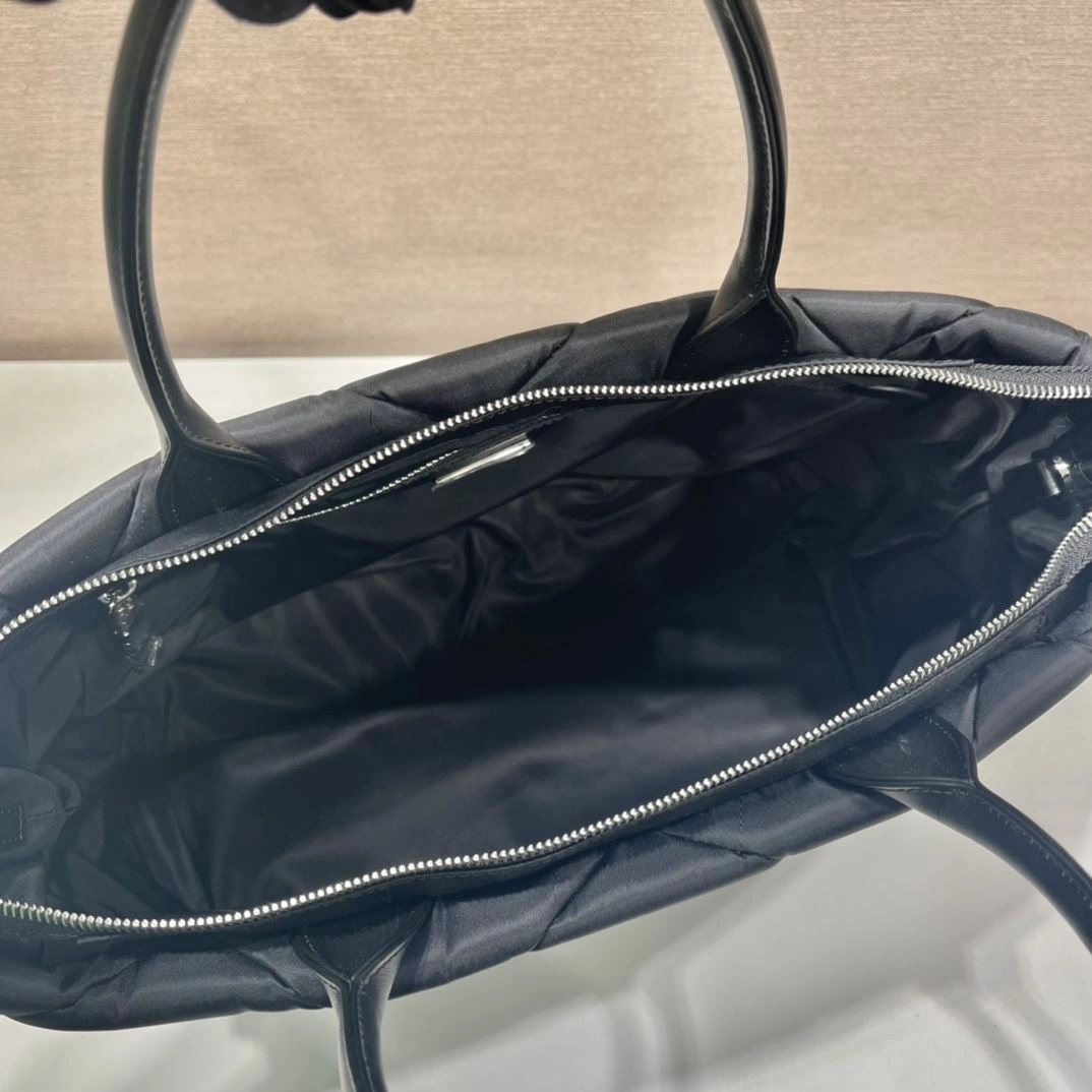 Prada Shopping Bags 4099A-0026