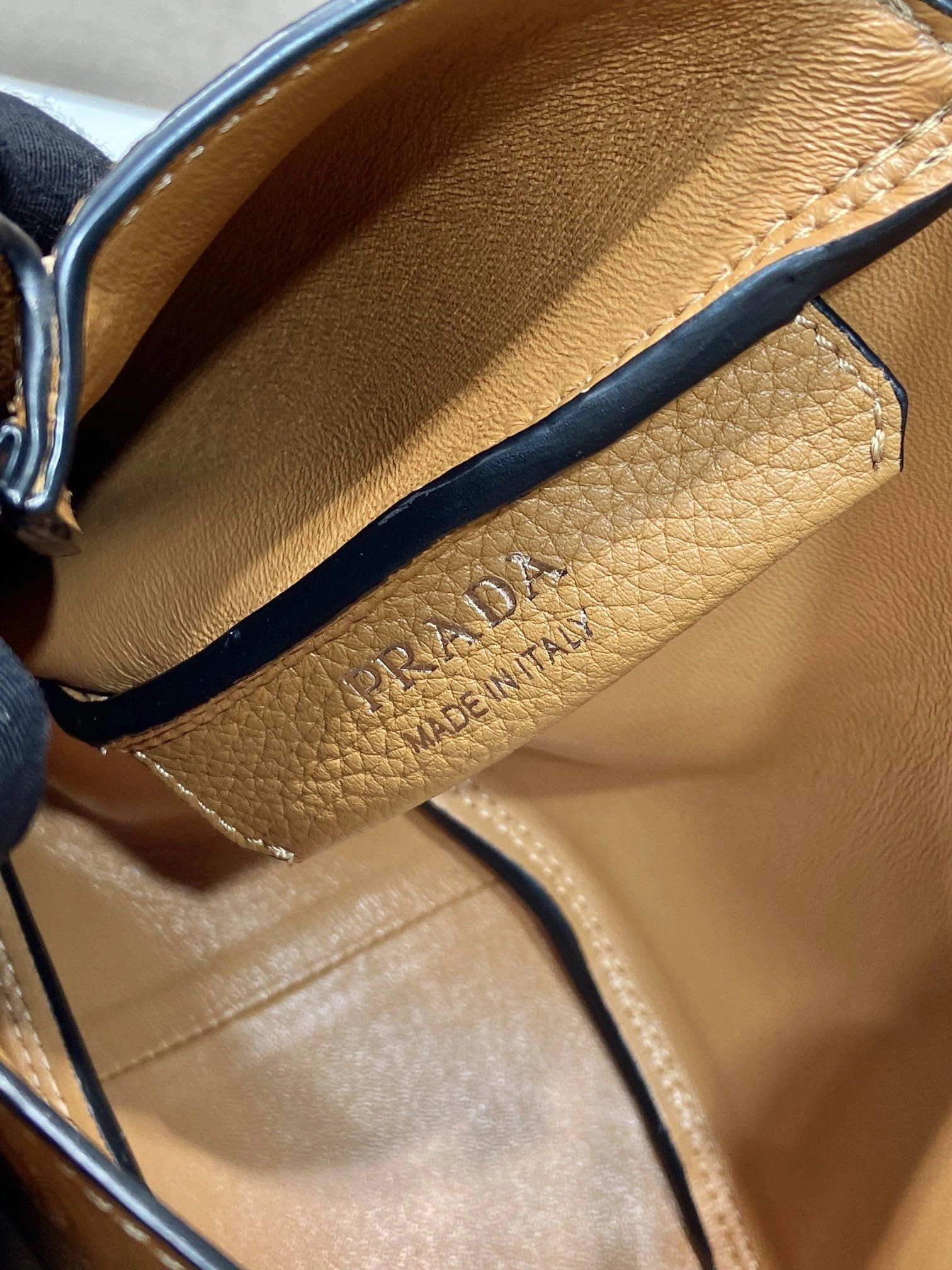 Prada Bucket Bags 4099A-0027