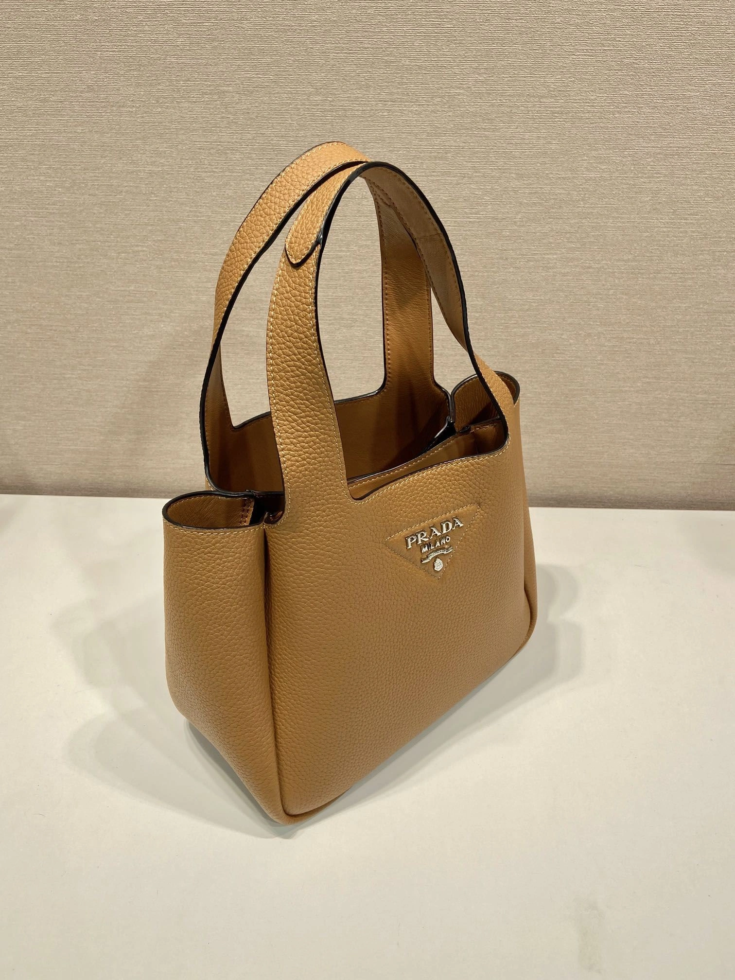 Prada Bucket Bags 4099A-0028
