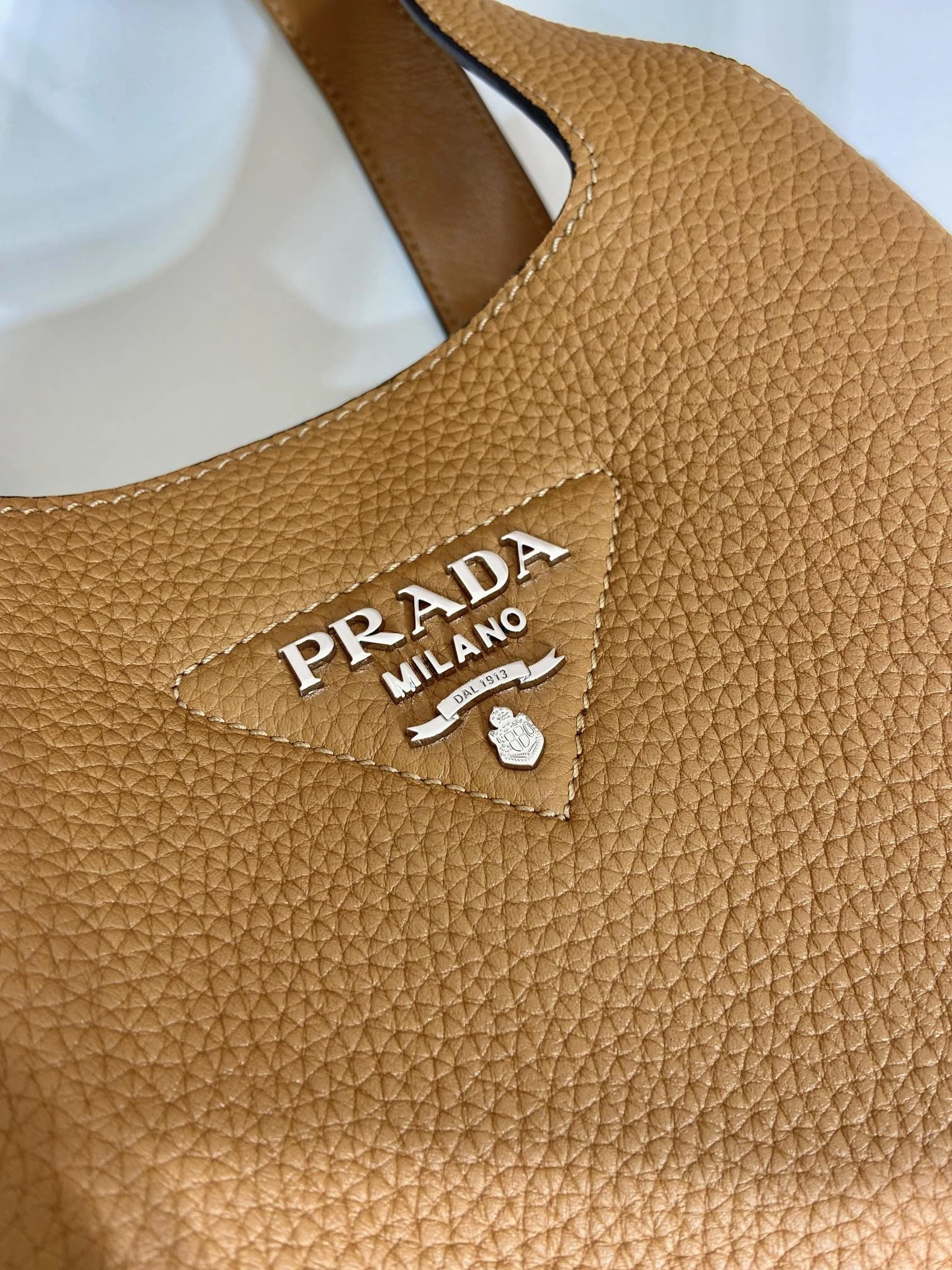 Prada Bucket Bags 4099A-0028