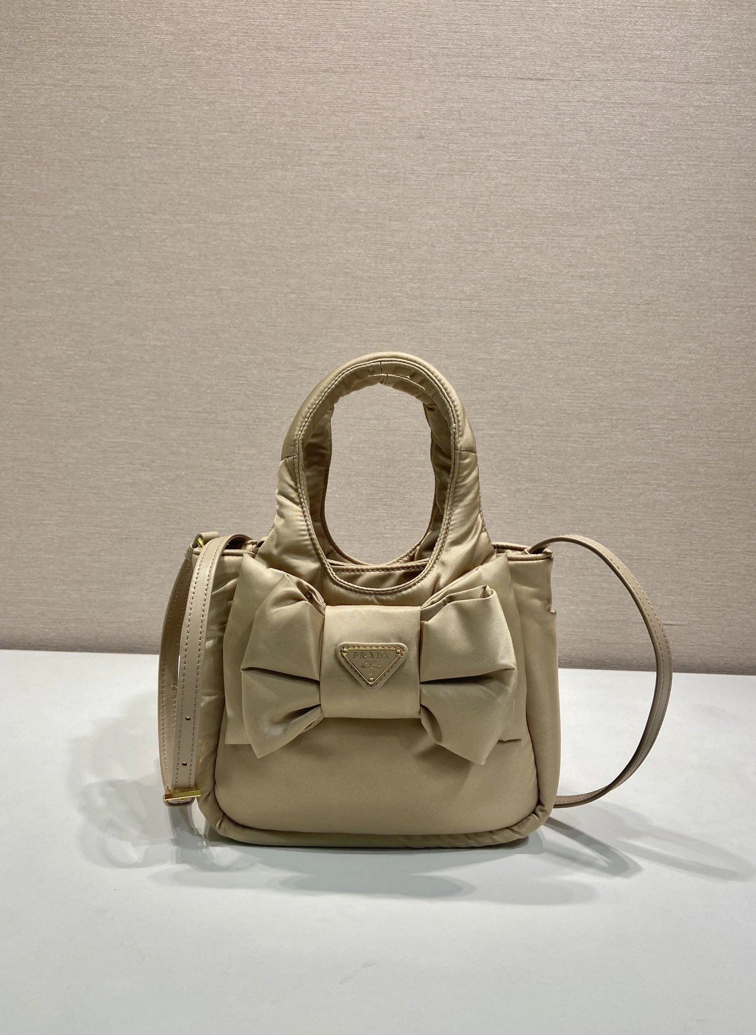 Prada Top Handle Bags 4099A-0100
