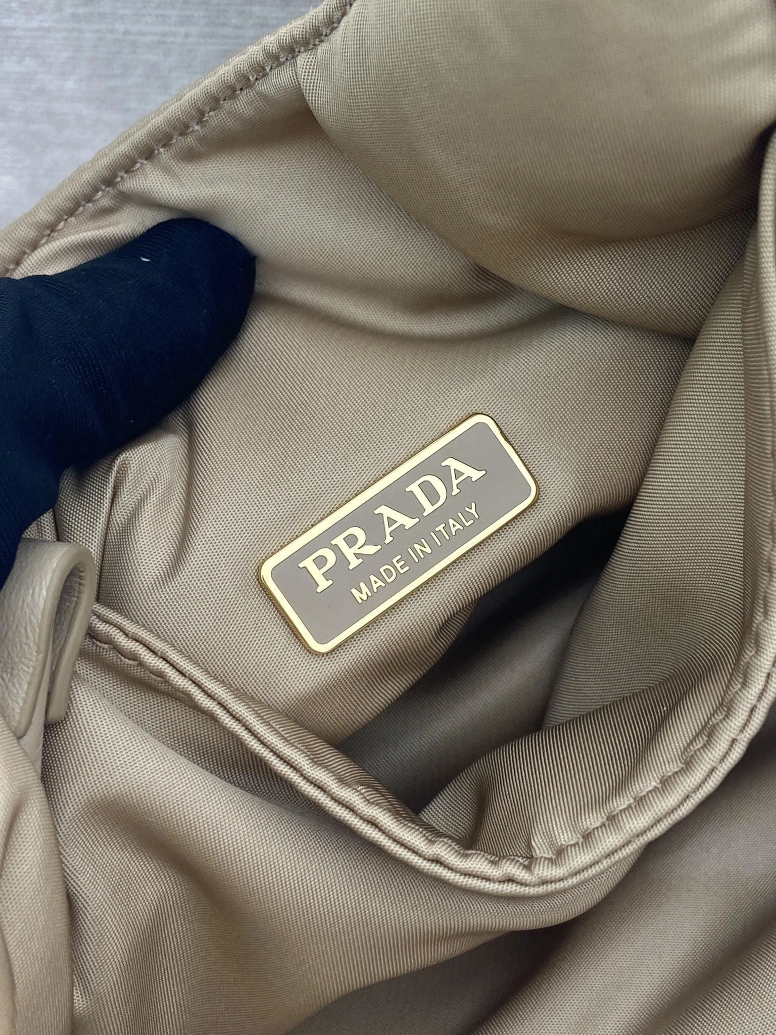 Prada Top Handle Bags 4099A-0100