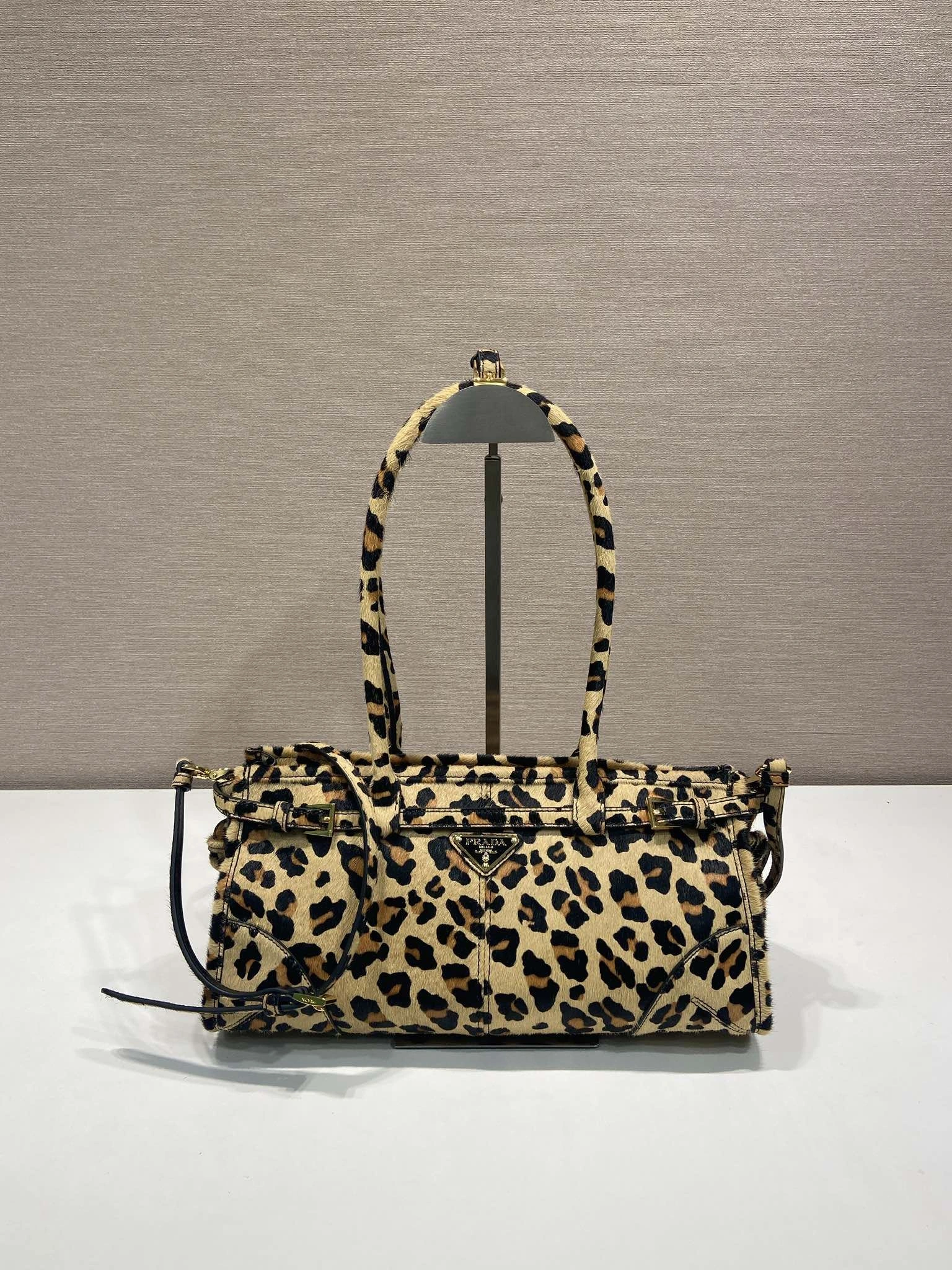 Prada Top Handle Bags 4099A-0122