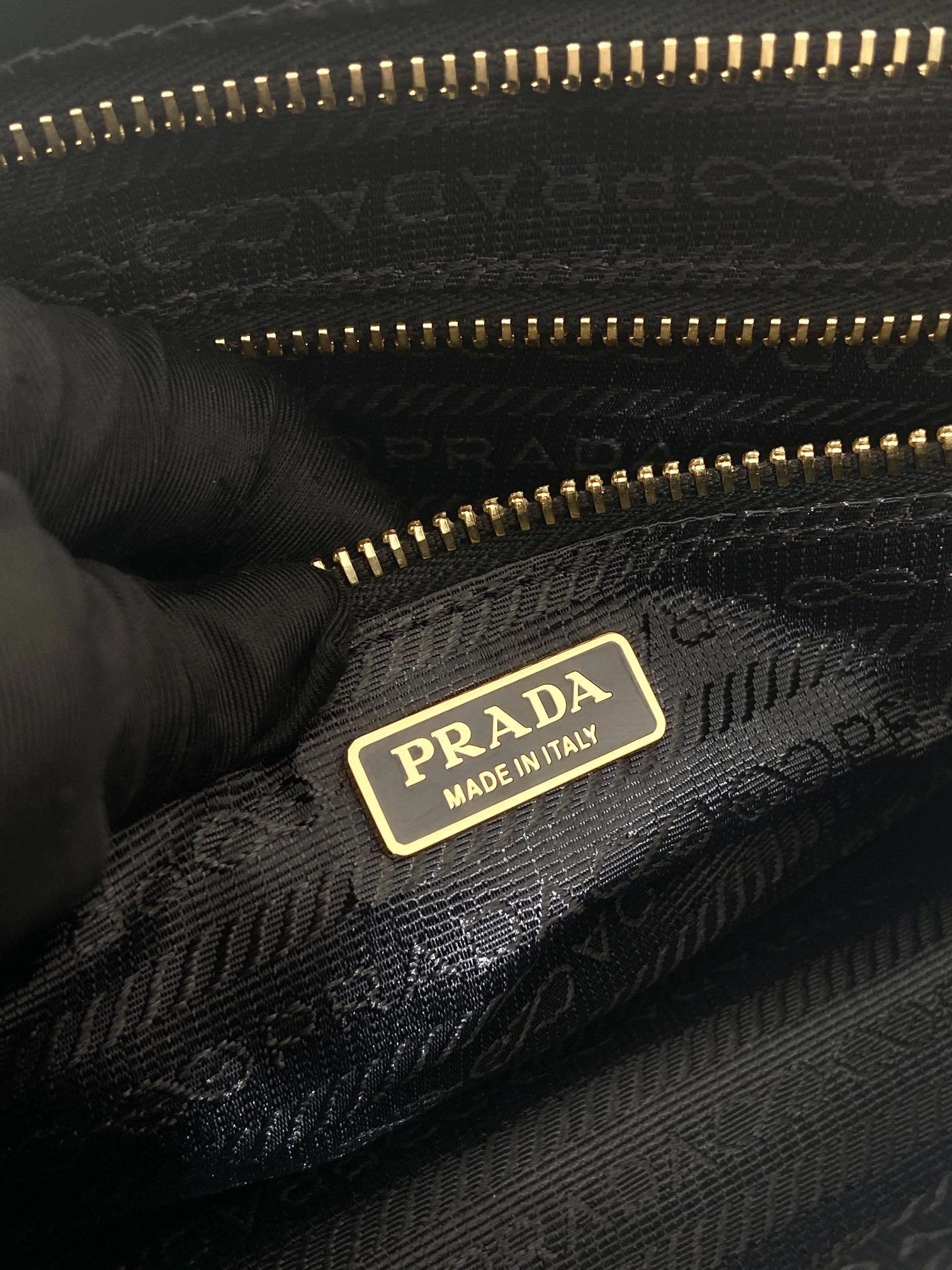 Prada Top Handle Bags 4099A-0154
