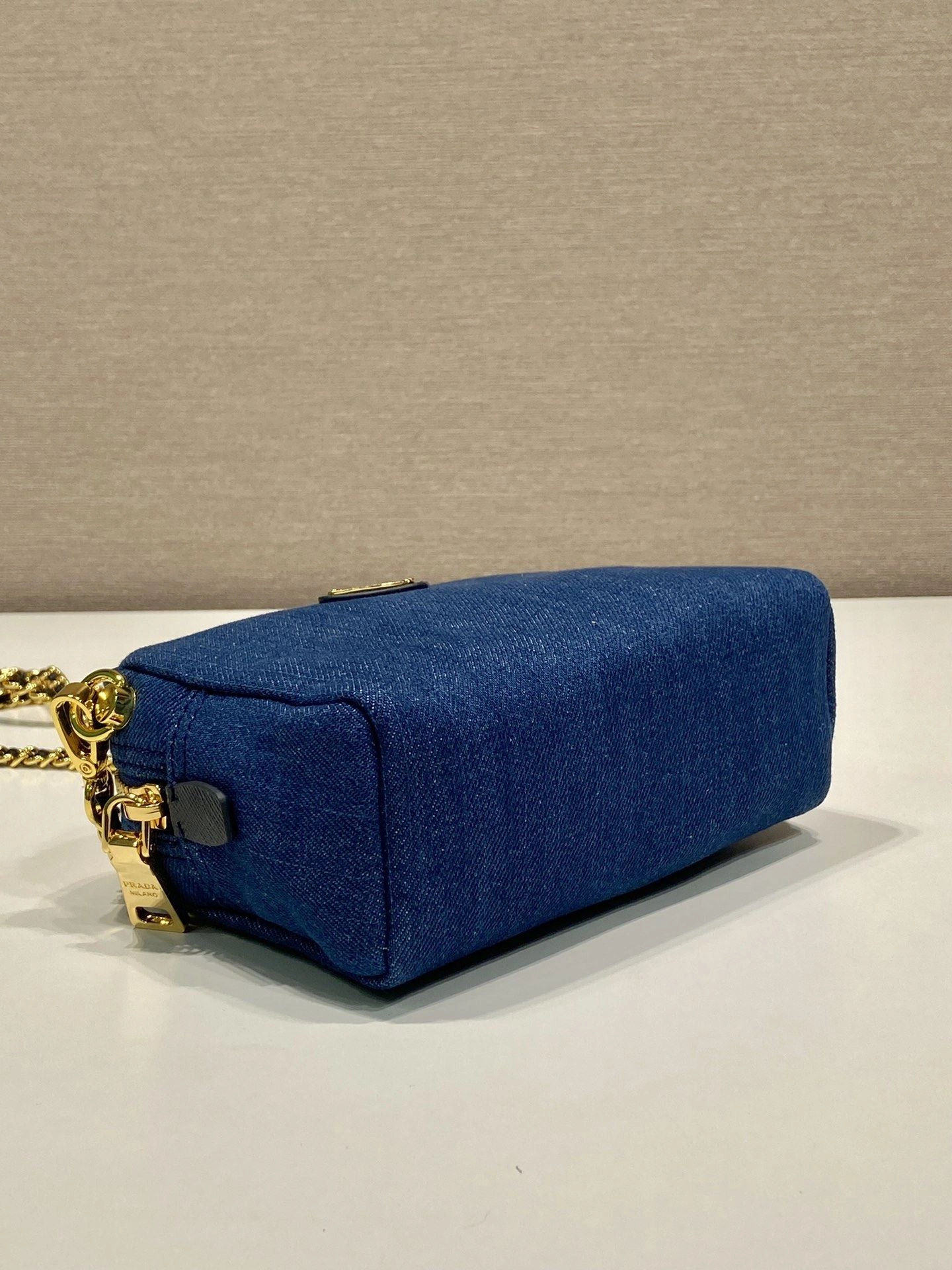 Prada Top Handle Bags 4099A-0195