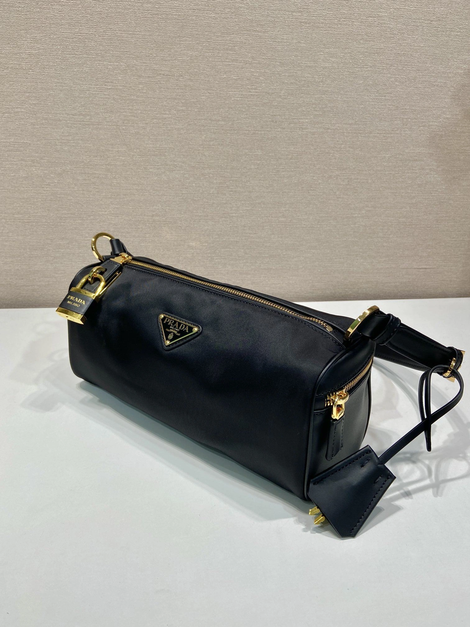 Prada Round Bags 4099A-0198