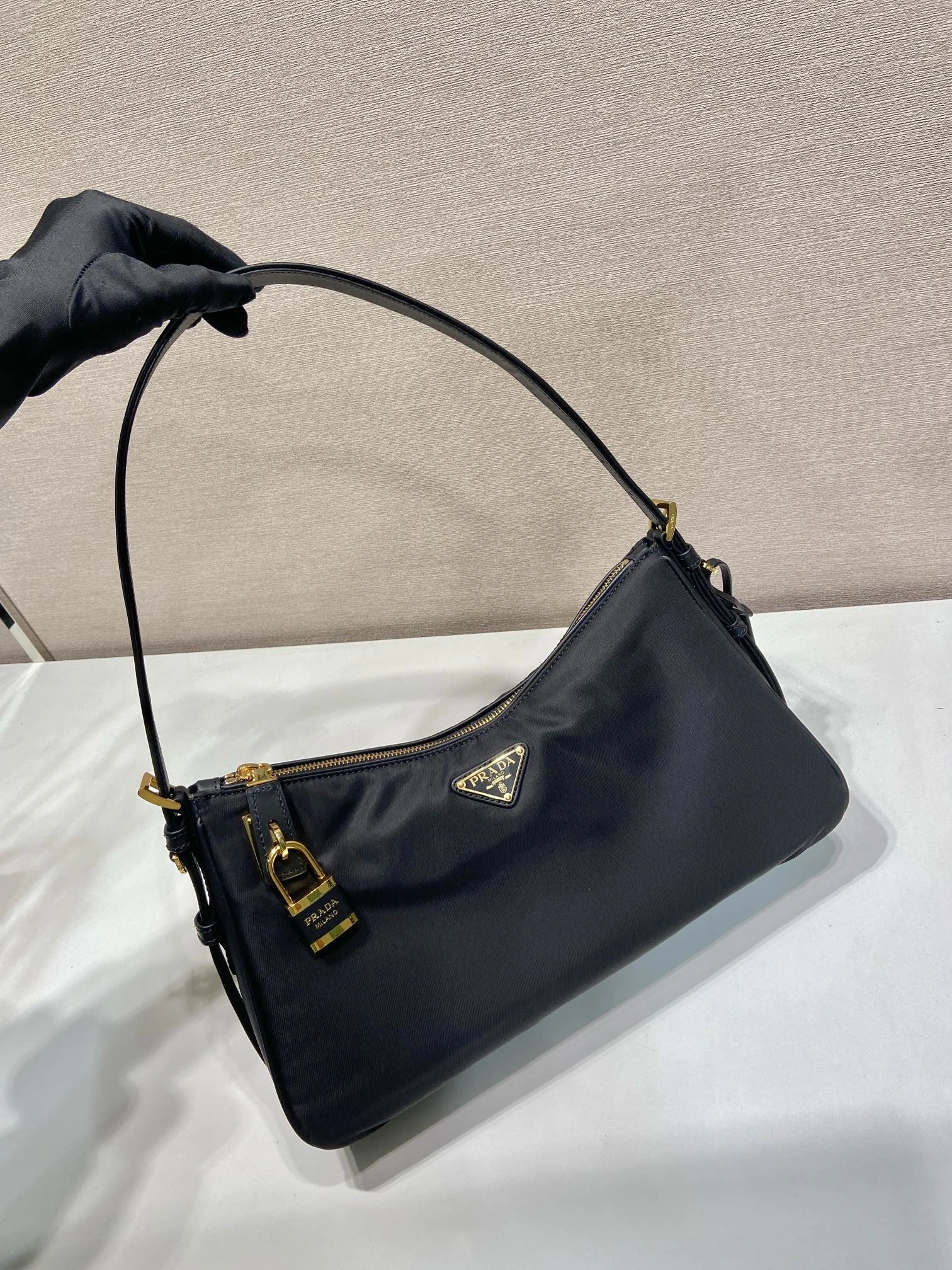 Prada Top Handle Bags 4099A-0199