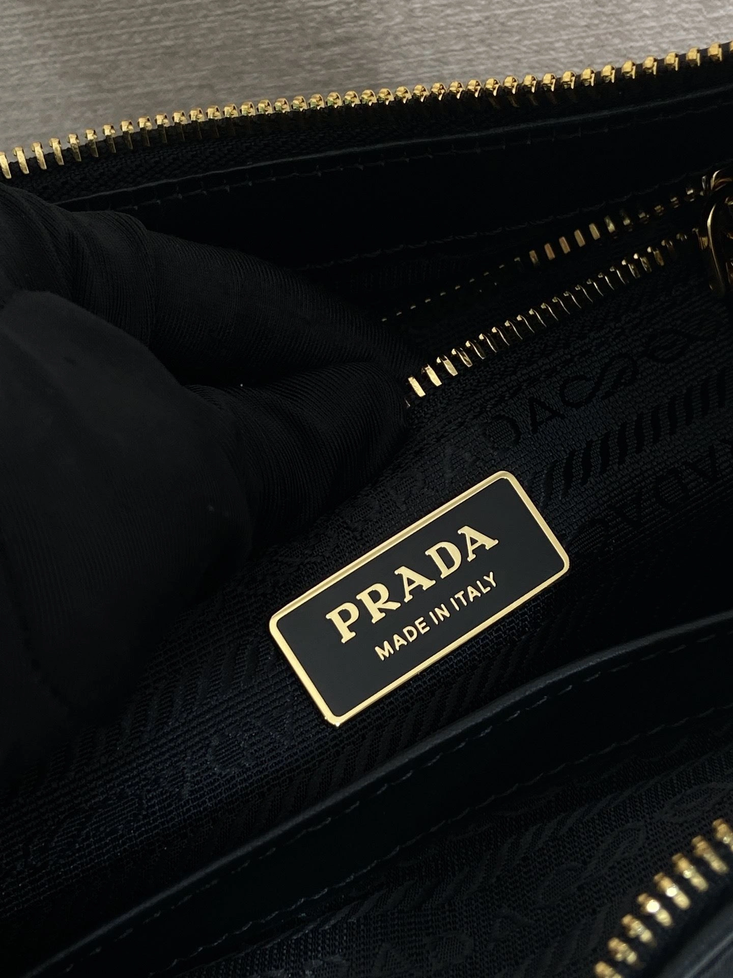 Prada Top Handle Bags 4099A-0199