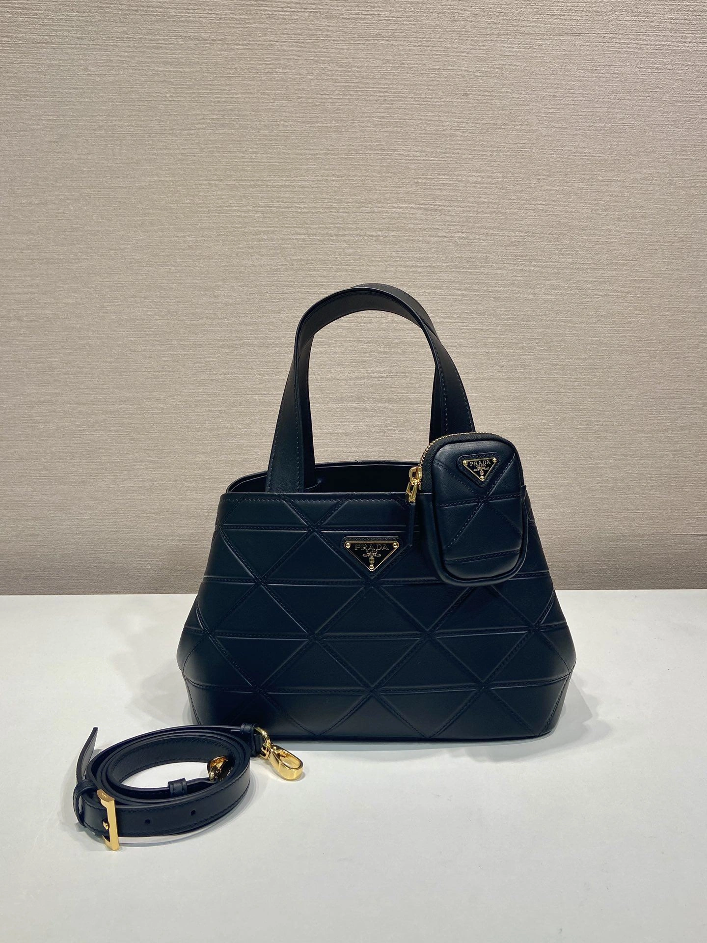 Prada Top Handle Bags 4099A-0203