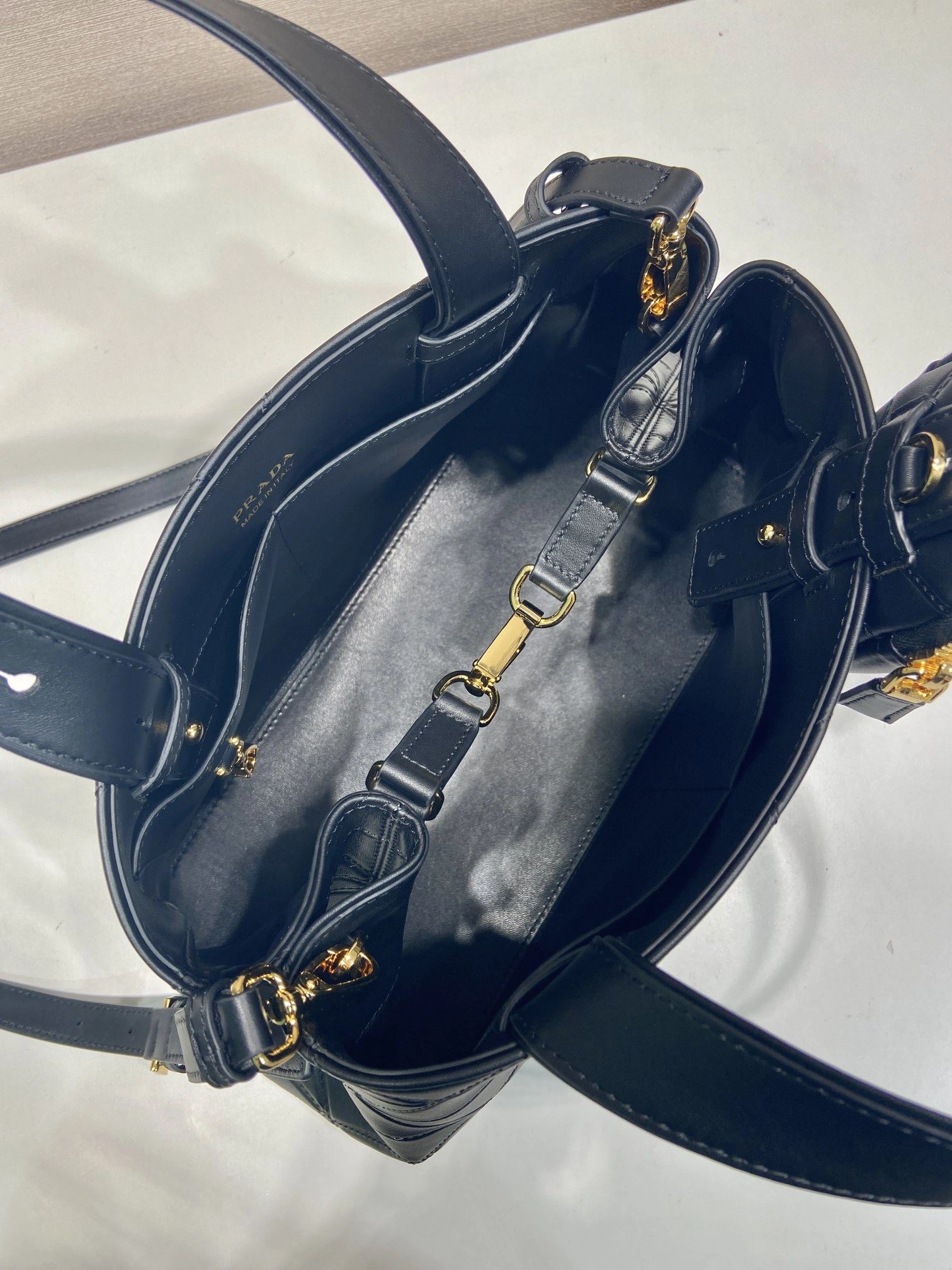 Prada Top Handle Bags 4099A-0204