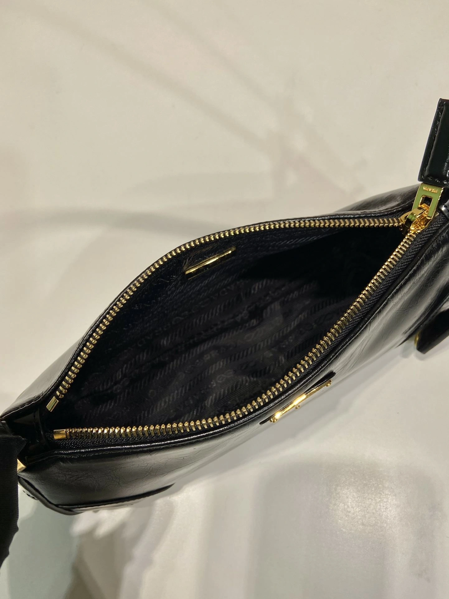 Prada Top Handle Bags 4099A-0208