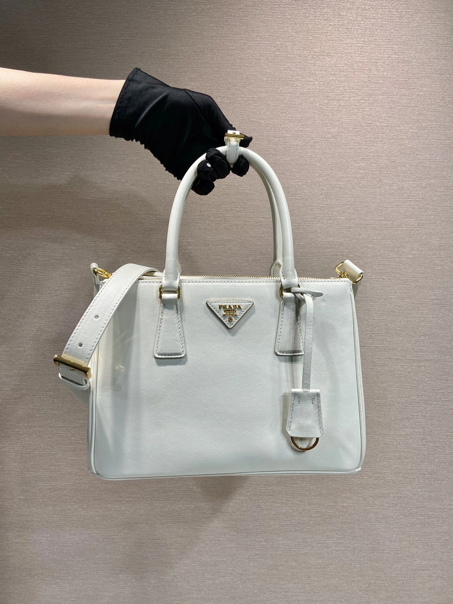 Prada Top Handle Bags 4099A-0210