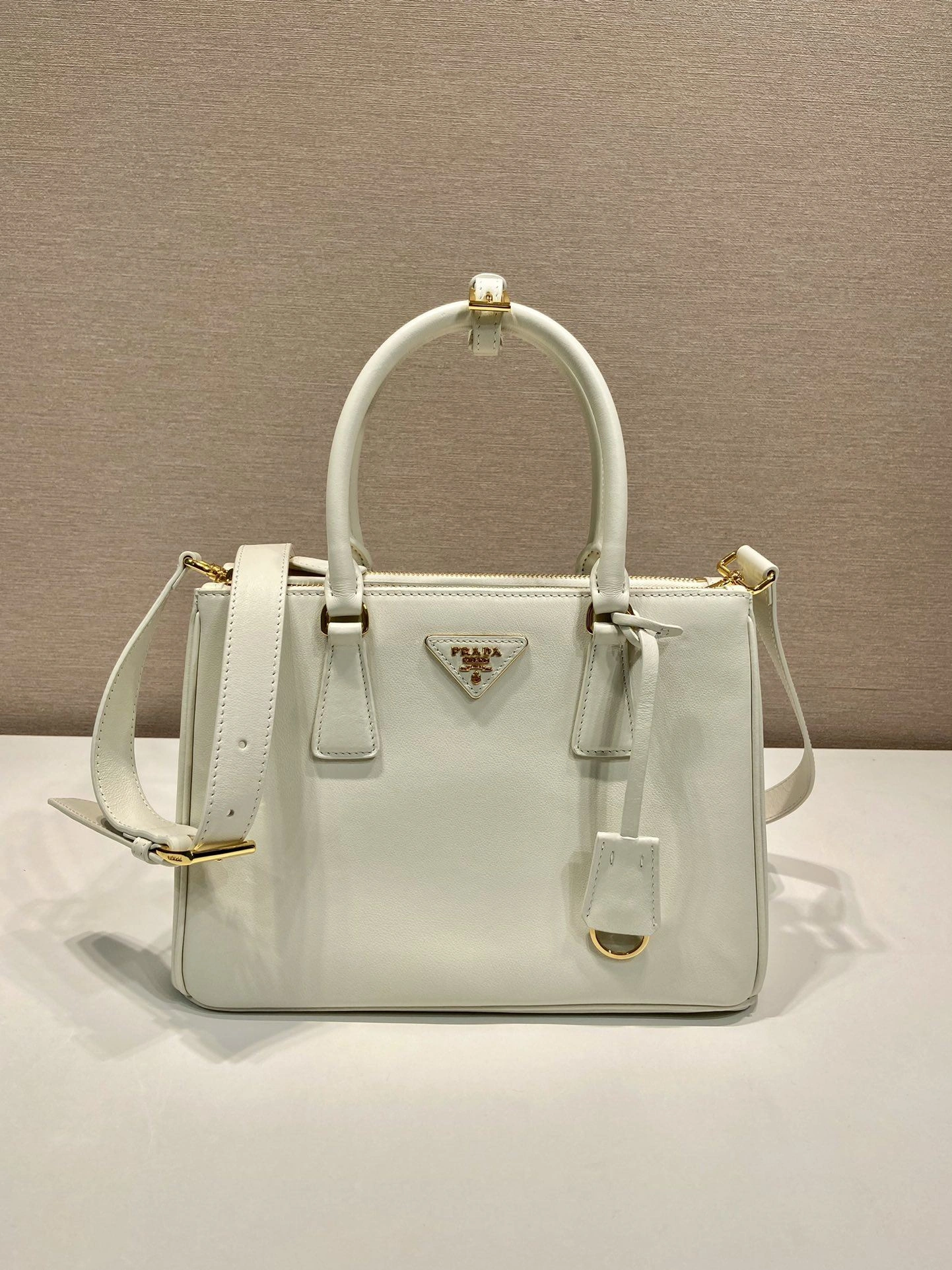 Prada Top Handle Bags 4099A-0210