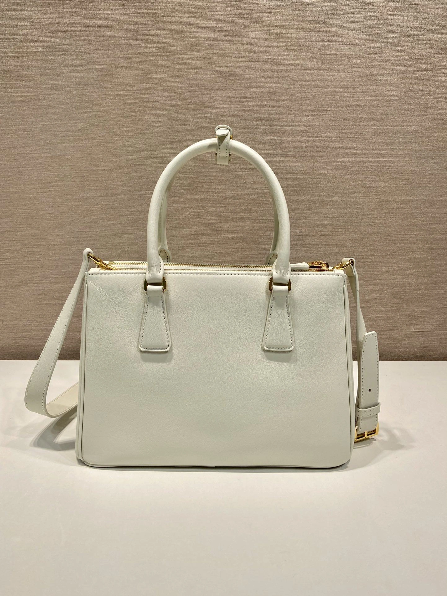 Prada Top Handle Bags 4099A-0210