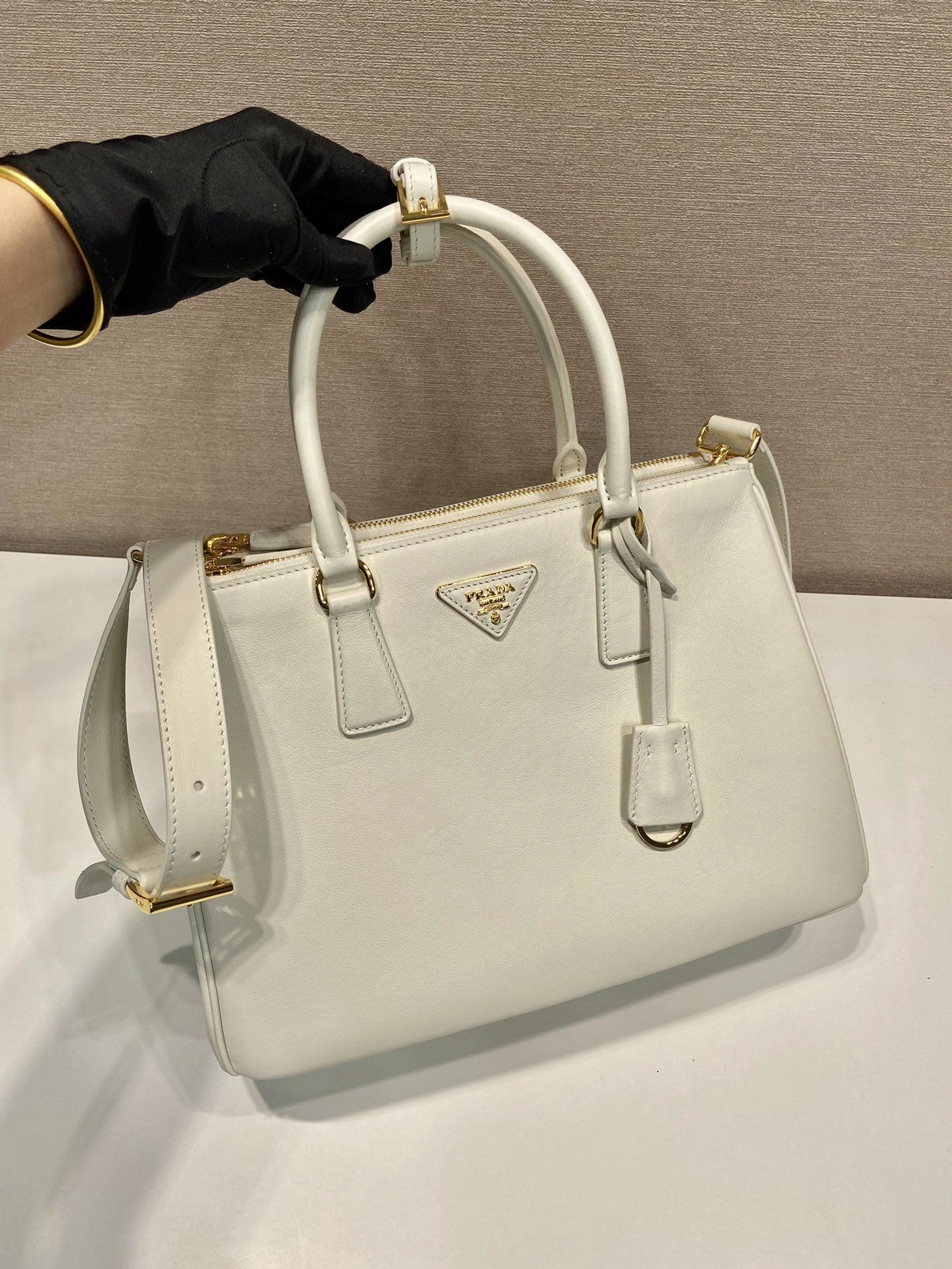 Prada Top Handle Bags 4099A-0211