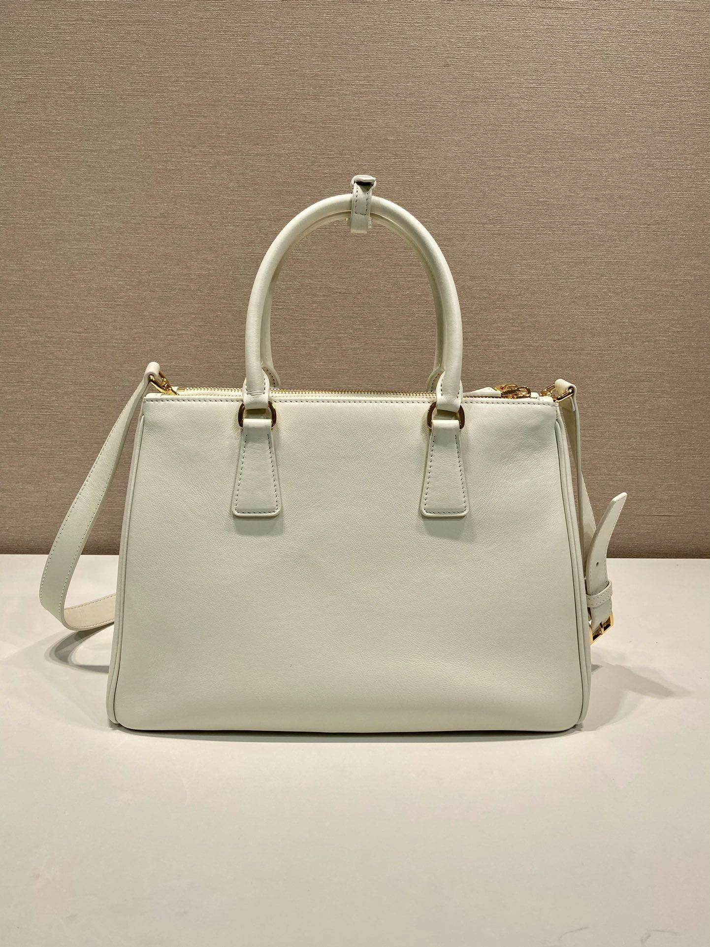 Prada Top Handle Bags 4099A-0211