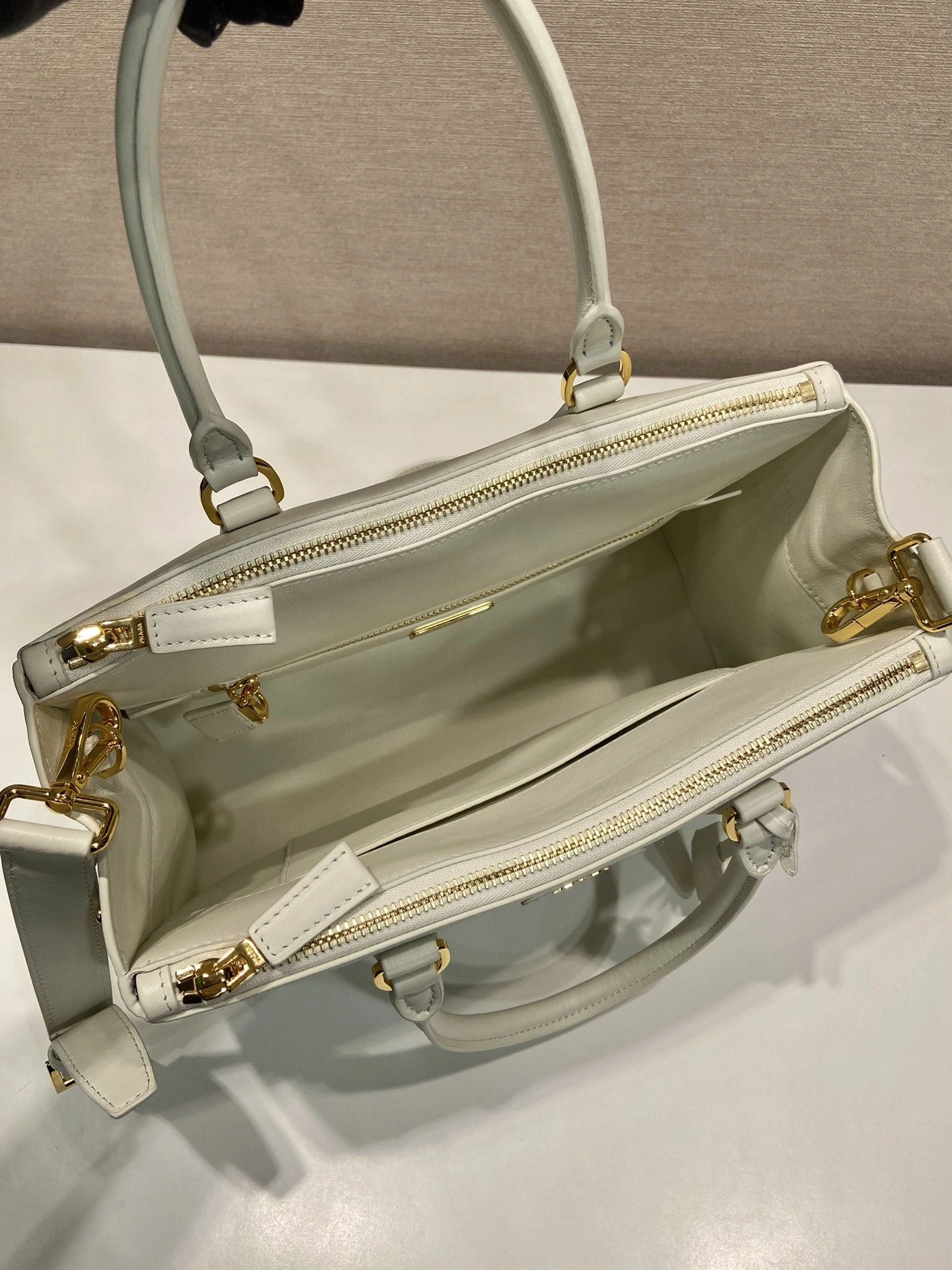 Prada Top Handle Bags 4099A-0211
