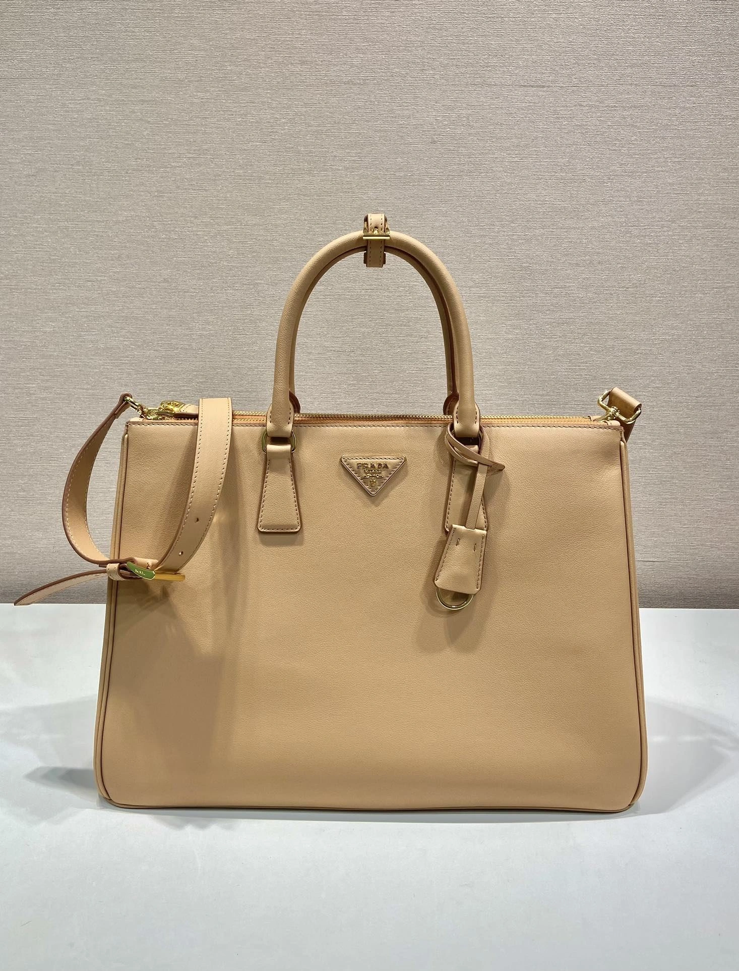 Prada Top Handle Bags 4099A-0213