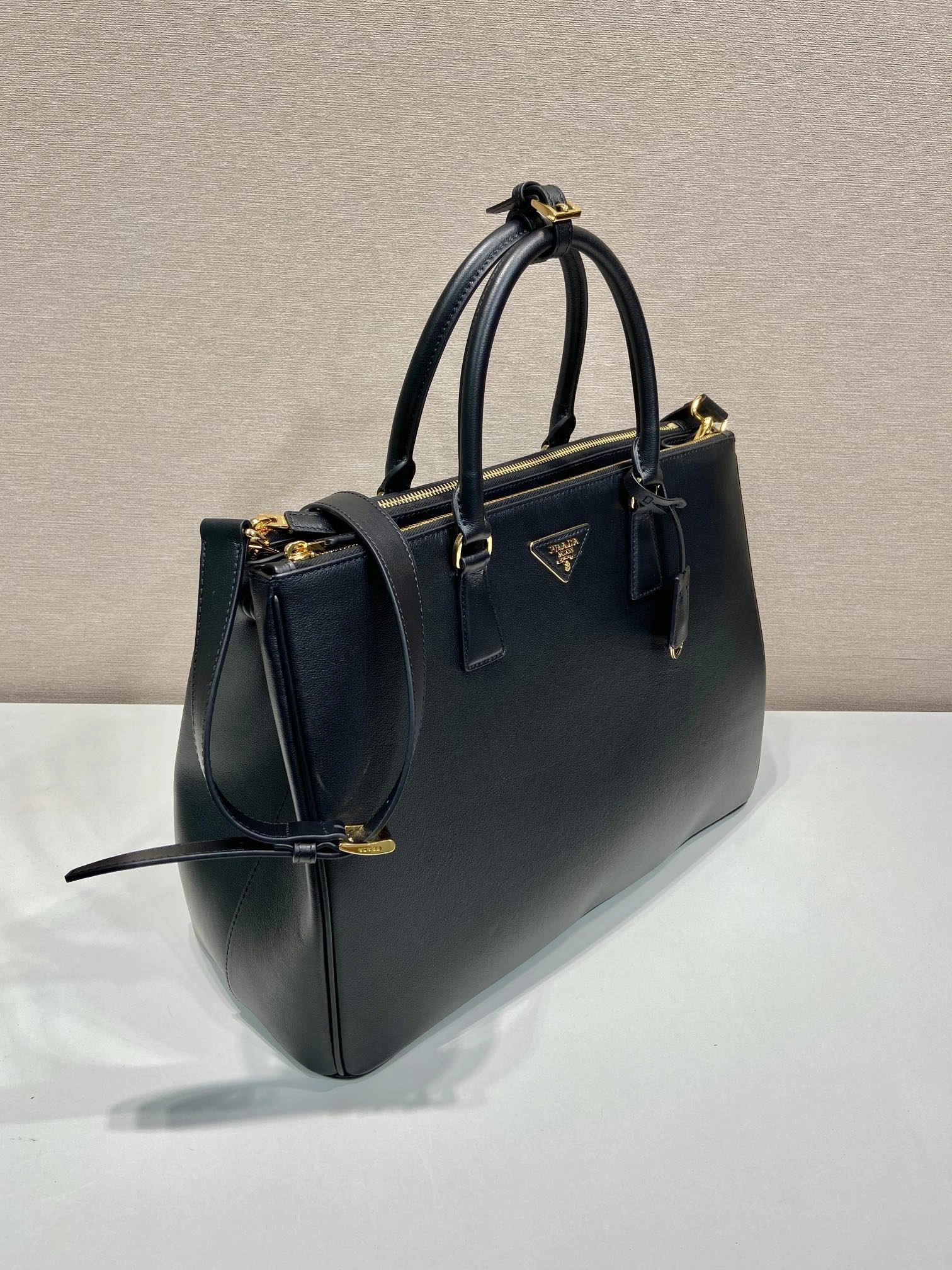Prada Top Handle Bags 4099A-0214