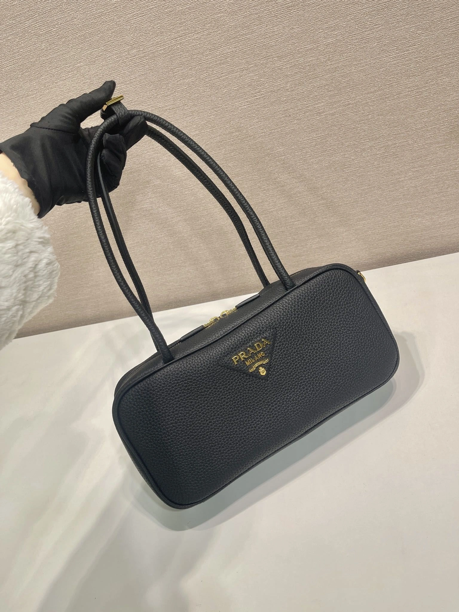 Prada Top Handle Bags 4099A-0231