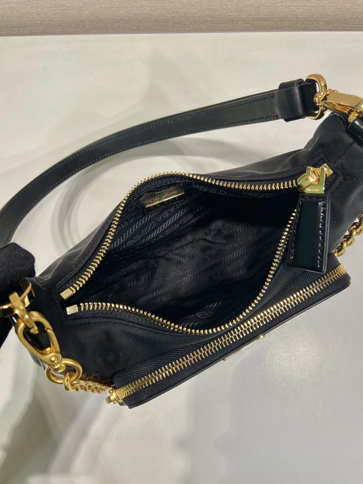 Prada Top Handle Bags 4099A-0238