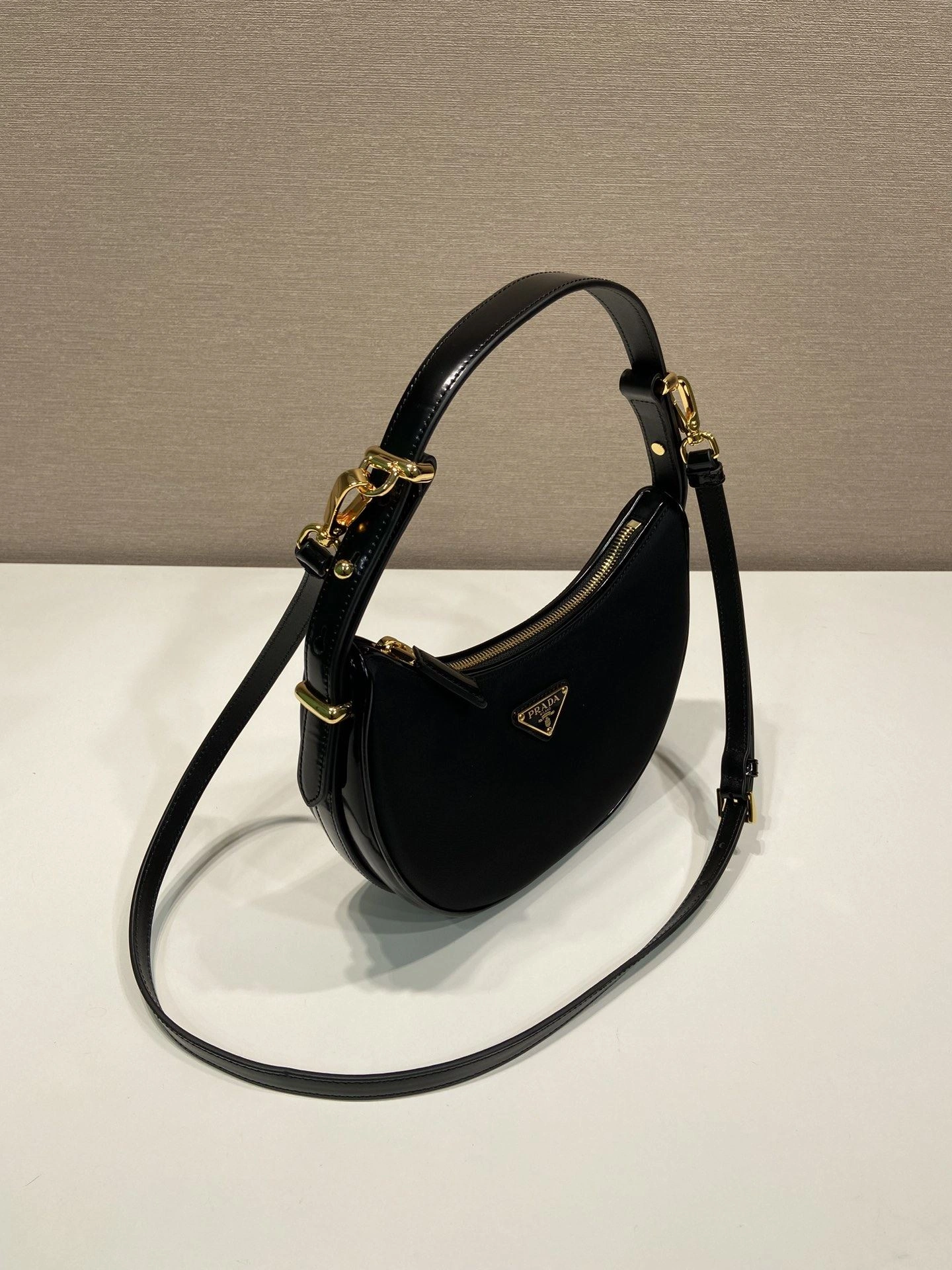 Prada Top Handle Bags 4099A-0239