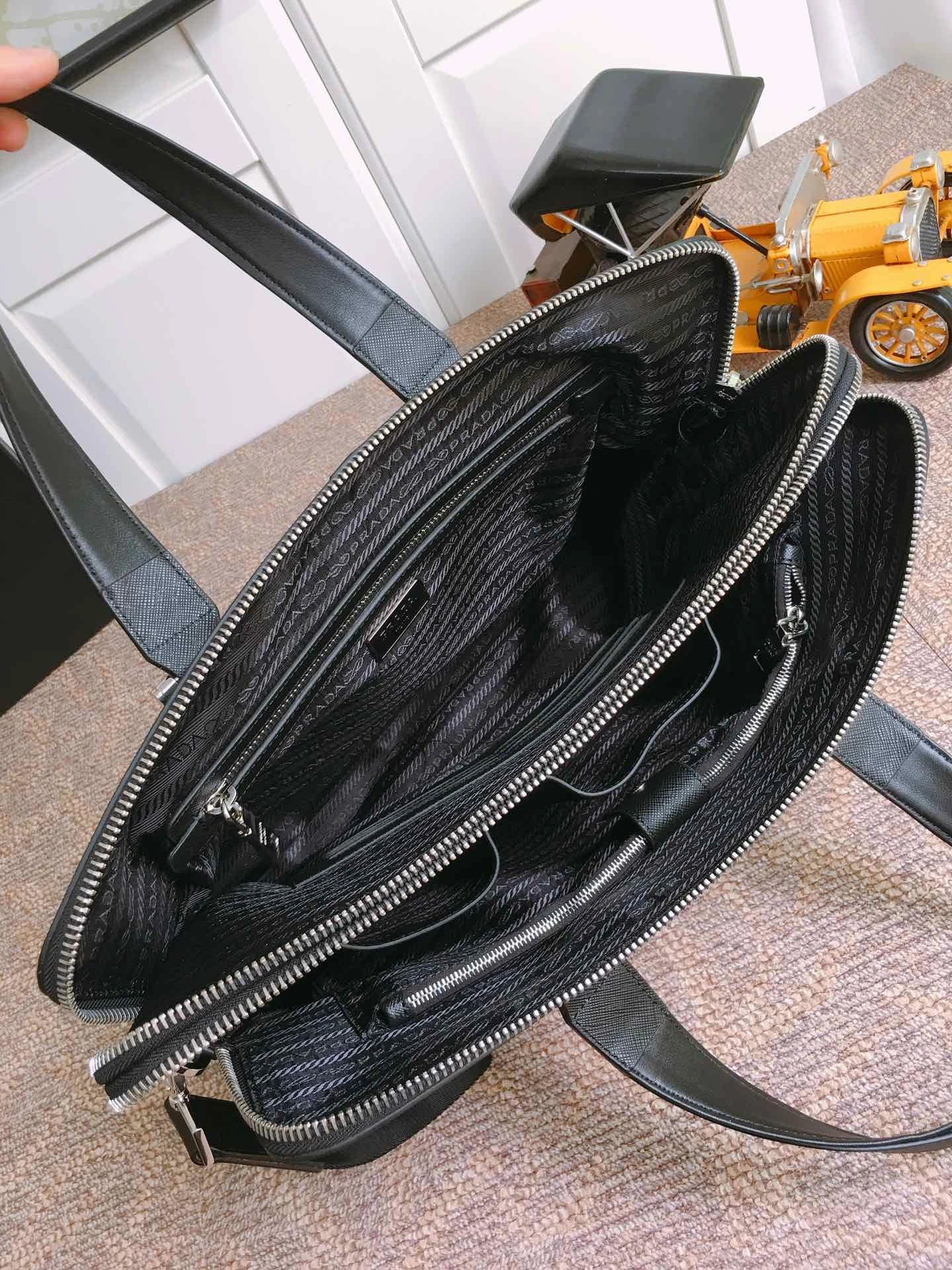 Prada Briefcase 4099A-0252