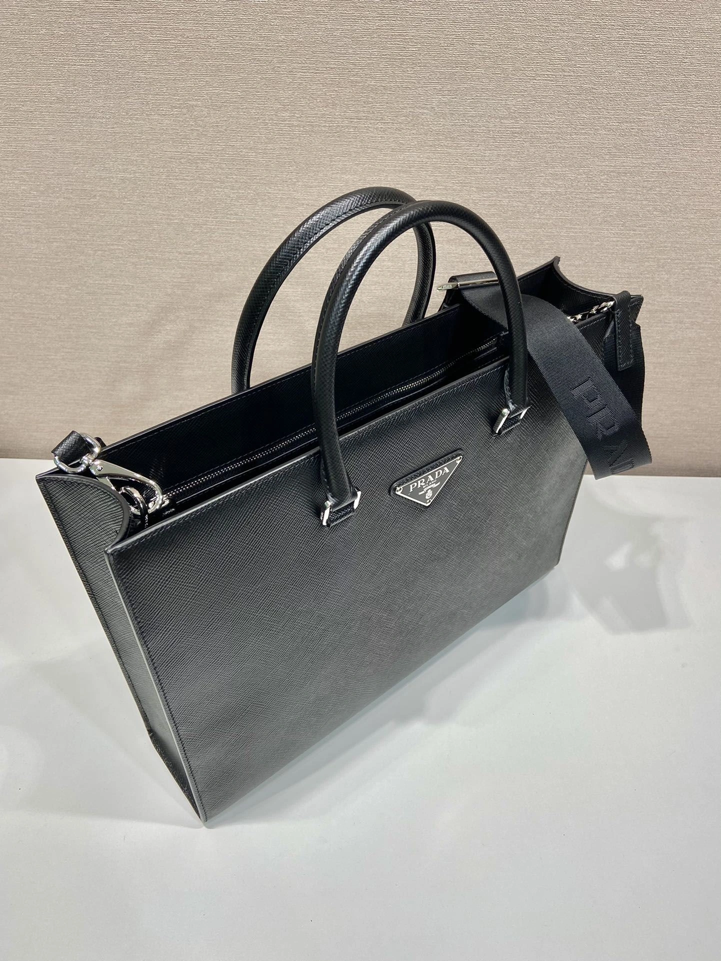 Prada Top Handle Bags 4099A-0255