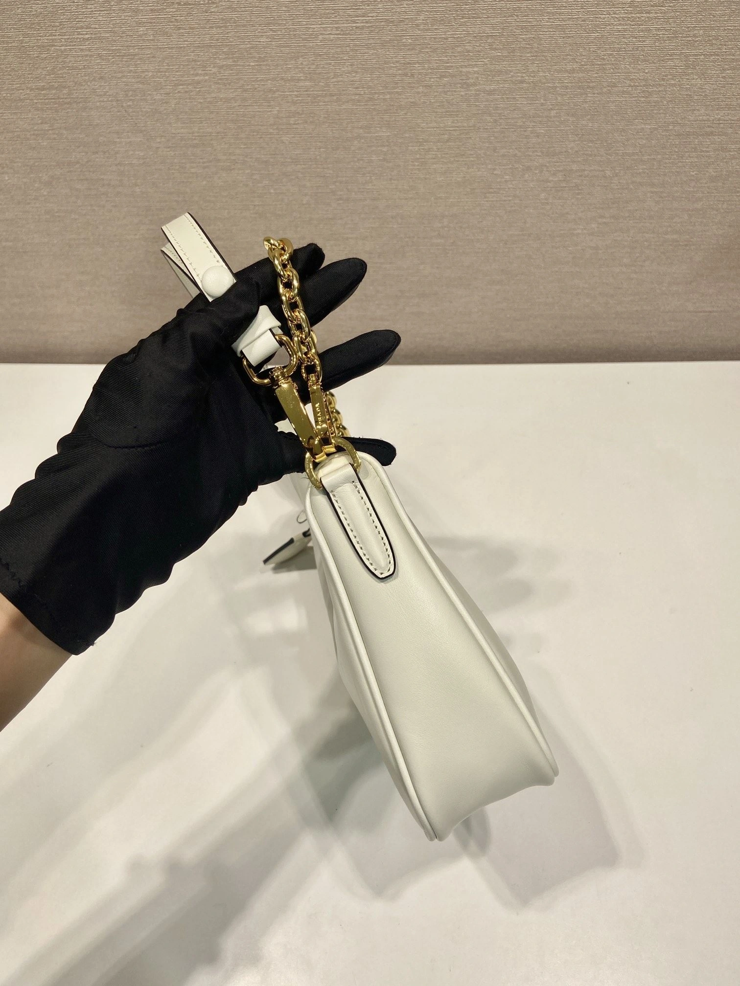 Prada Top Handle Bags 4099A-0301