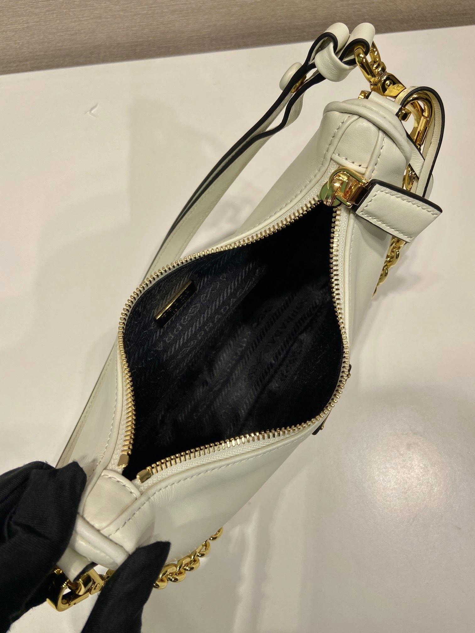 Prada Top Handle Bags 4099A-0301
