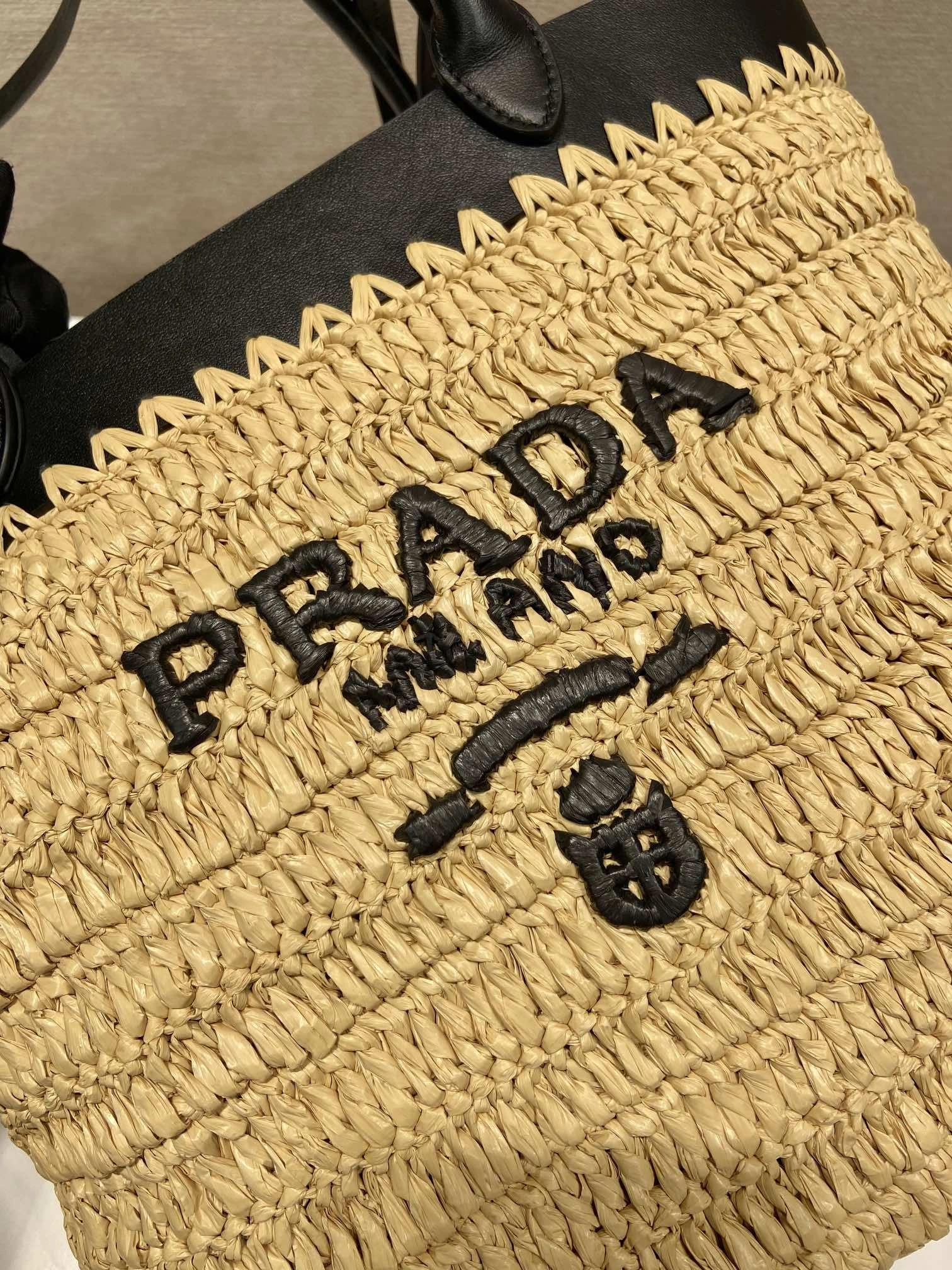 Prada Shopping Bags 4099A-0332