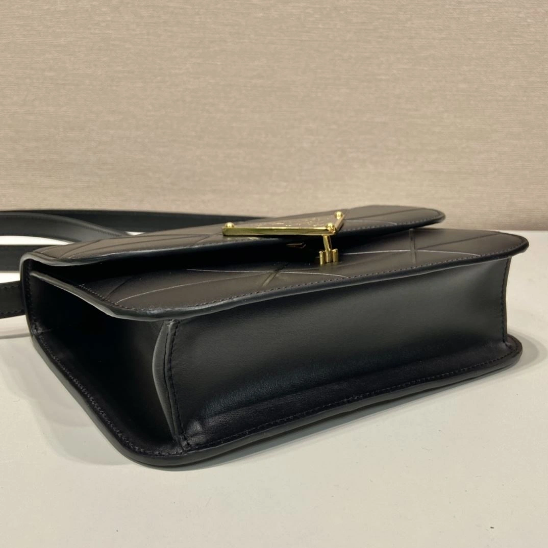 Prada Top Handle Bags 4099A-0360