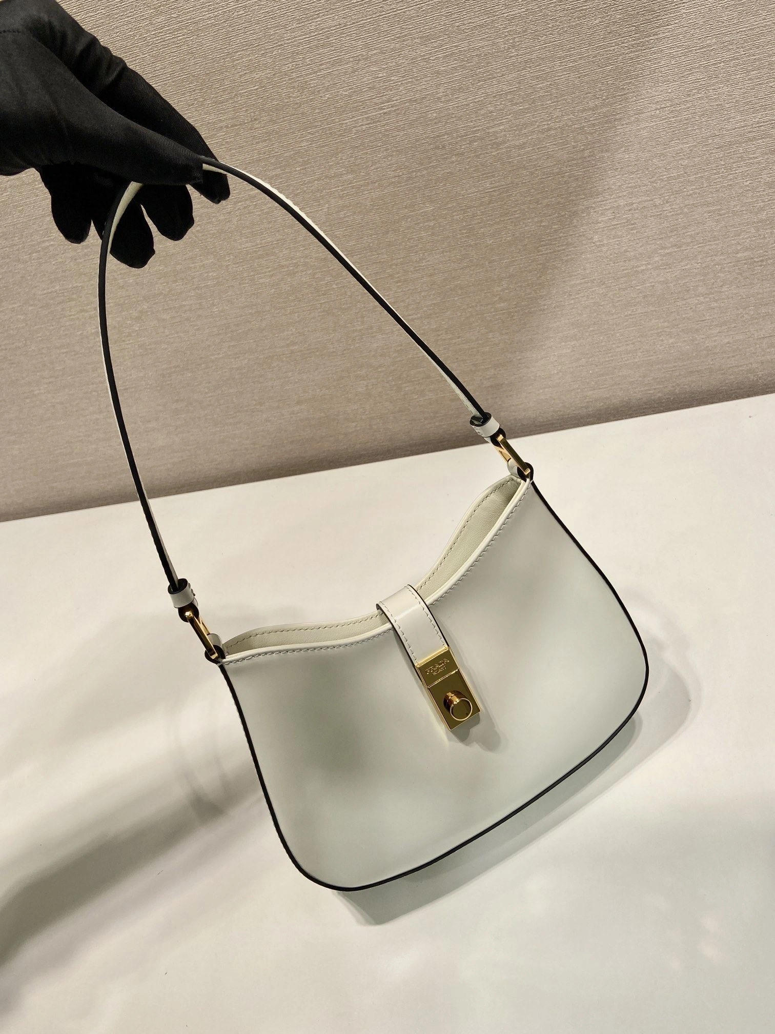 Prada Top Handle Bags 4099A-0449