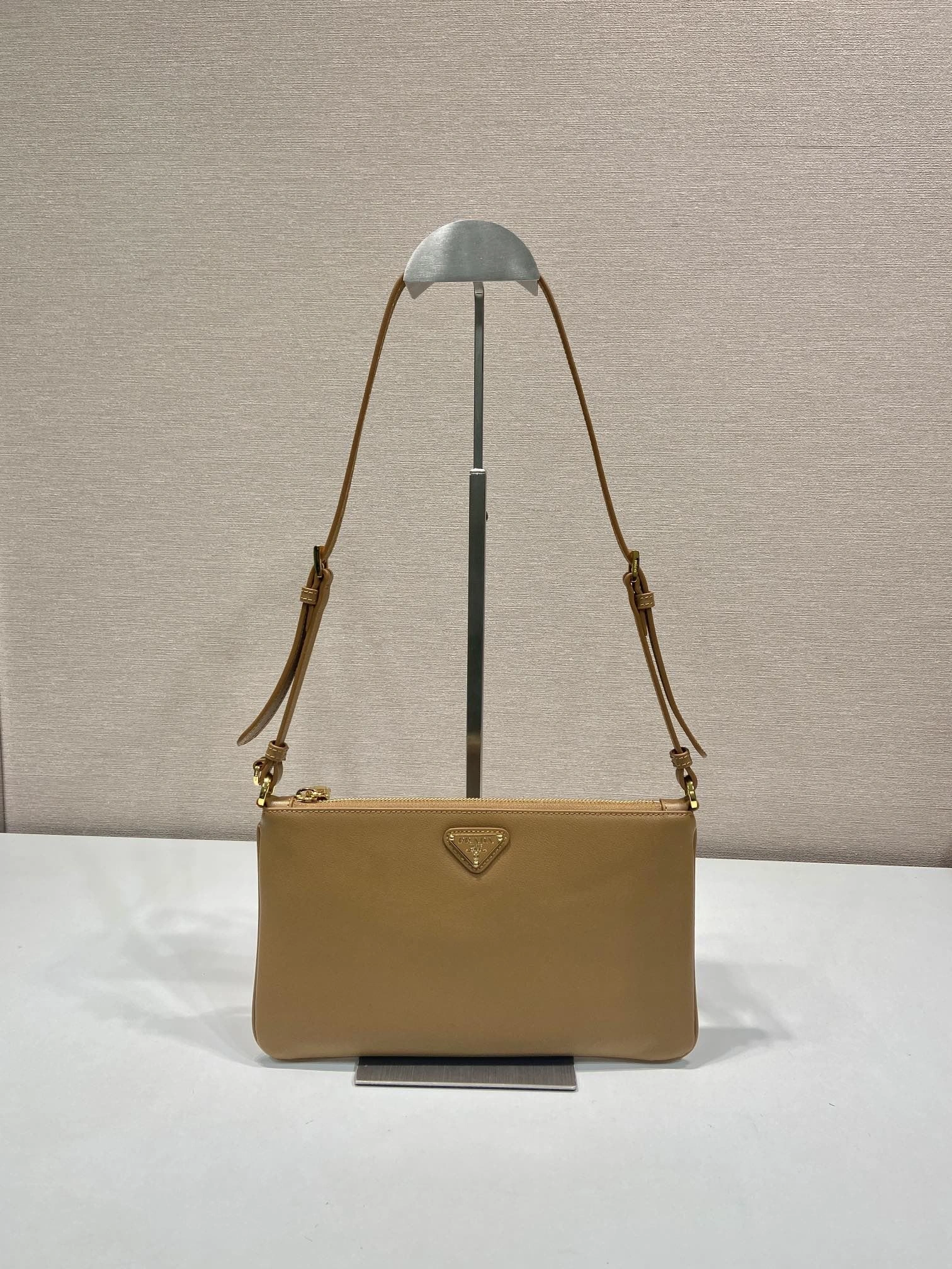 Prada Top Handle Bags 4099A-0450