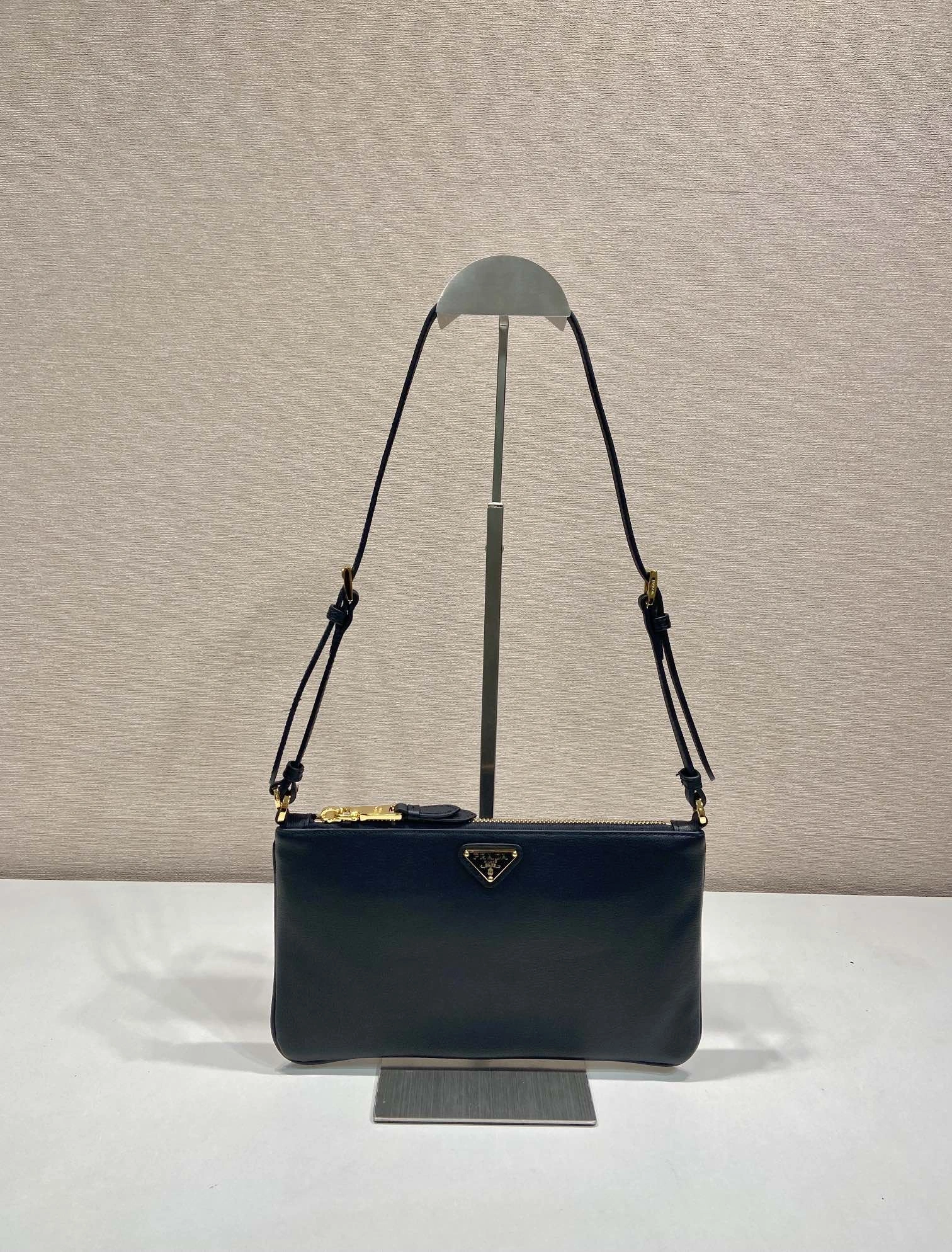 Prada Top Handle Bags 4099A-0451