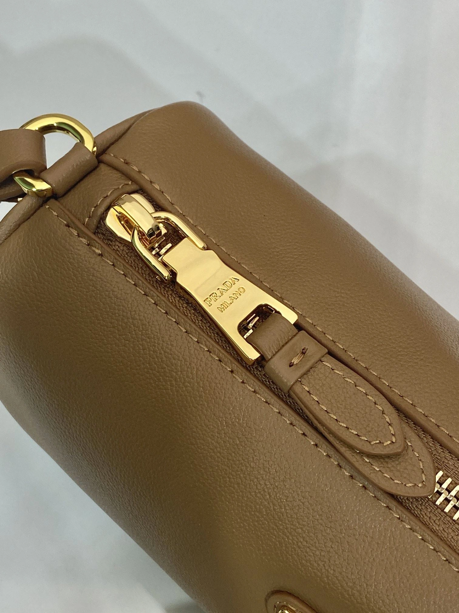 Prada Round Bags 4099A-0452