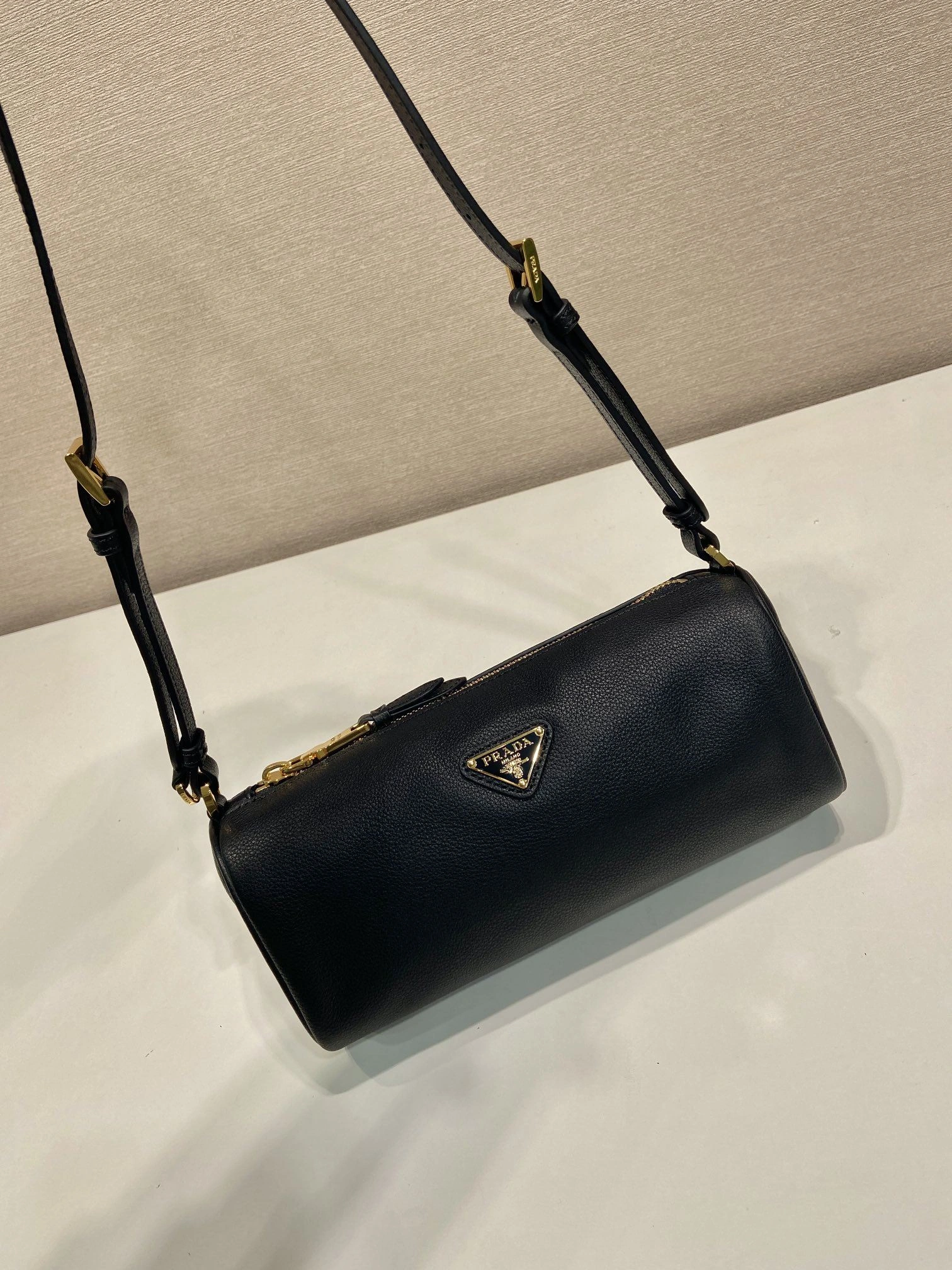 Prada Round Bags 4099A-0453