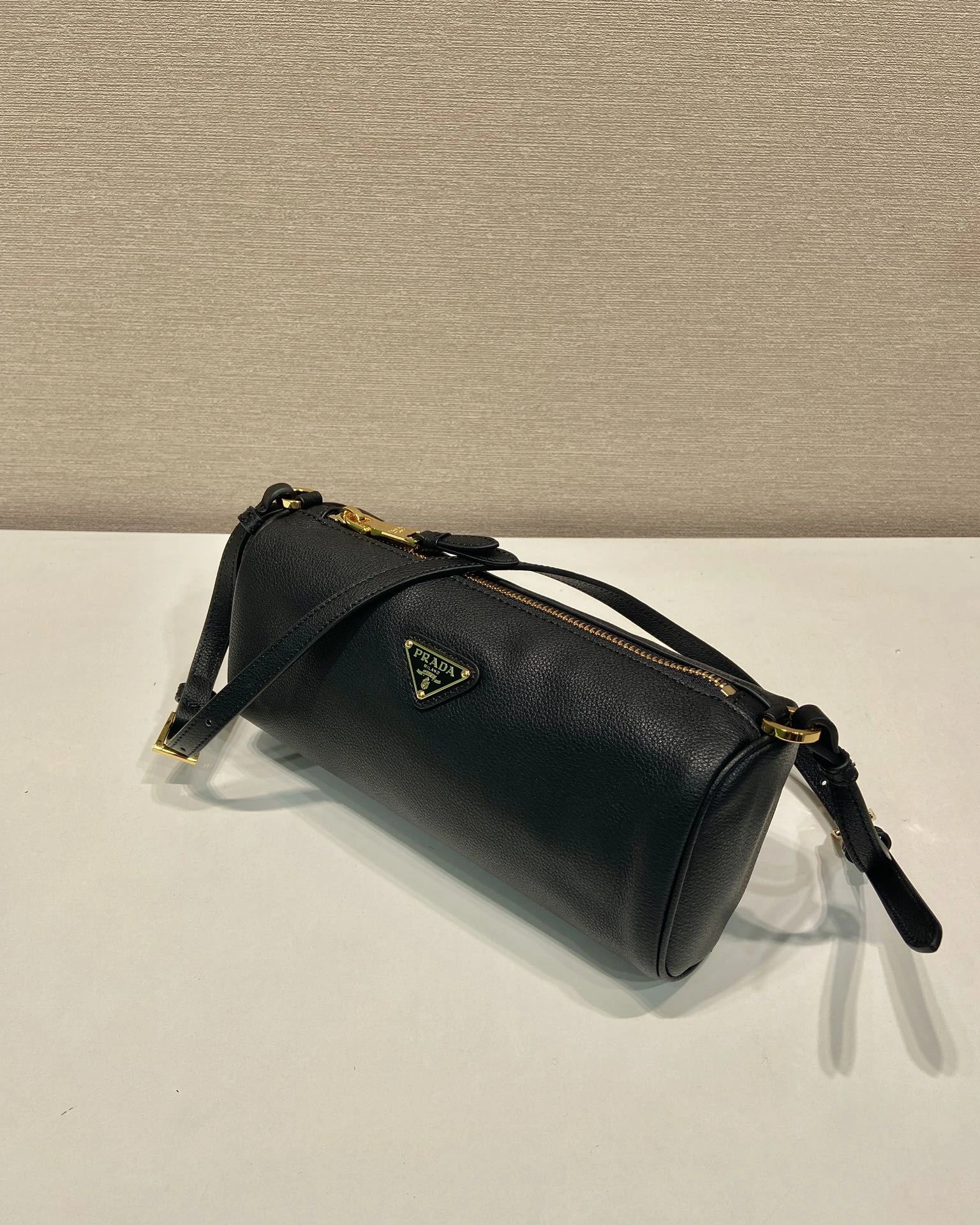 Prada Round Bags 4099A-0453